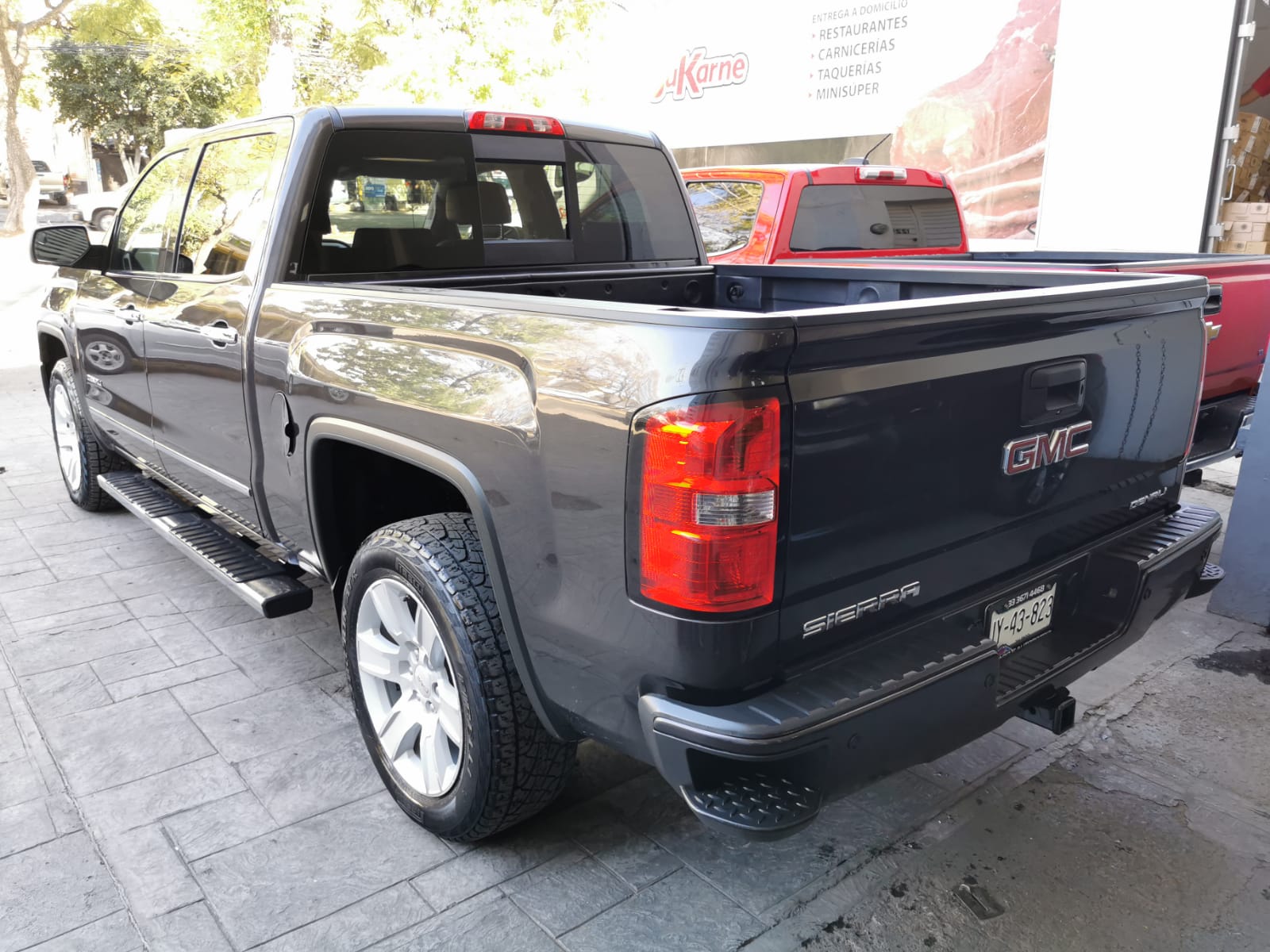 GMC Sierra 2014 DENALI 6.2L Automático Gris