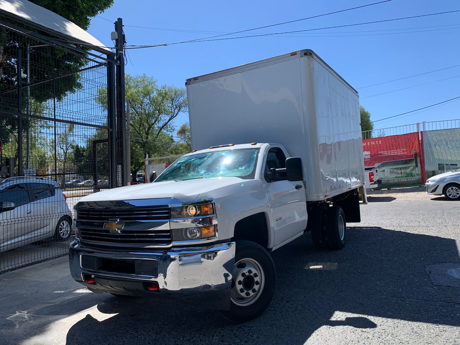 Chevrolet Silverado 2017 3500 CAJA SECA Manual Blanco