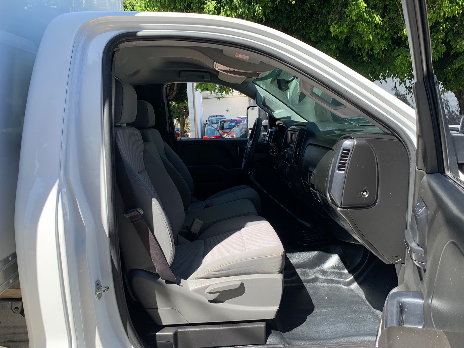 Chevrolet Silverado 2017 3500 CAJA SECA Manual Blanco