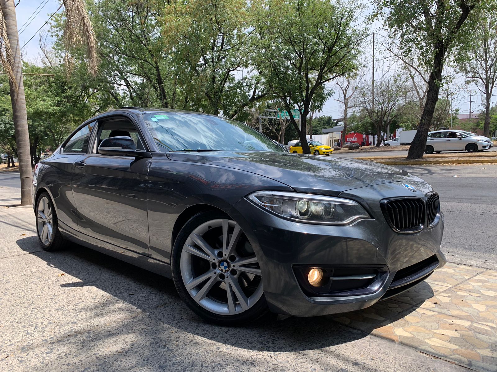 BMW Serie 2 2016 220ia Sport Line At Automático Gris