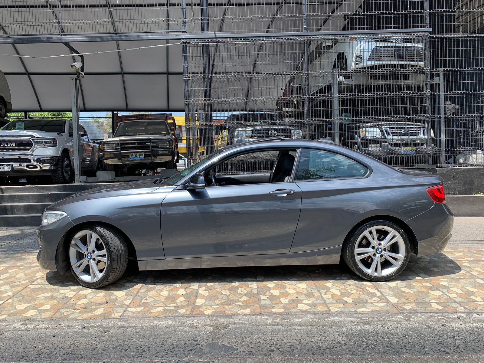 BMW Serie 2 2016 220ia Sport Line At Automático Gris