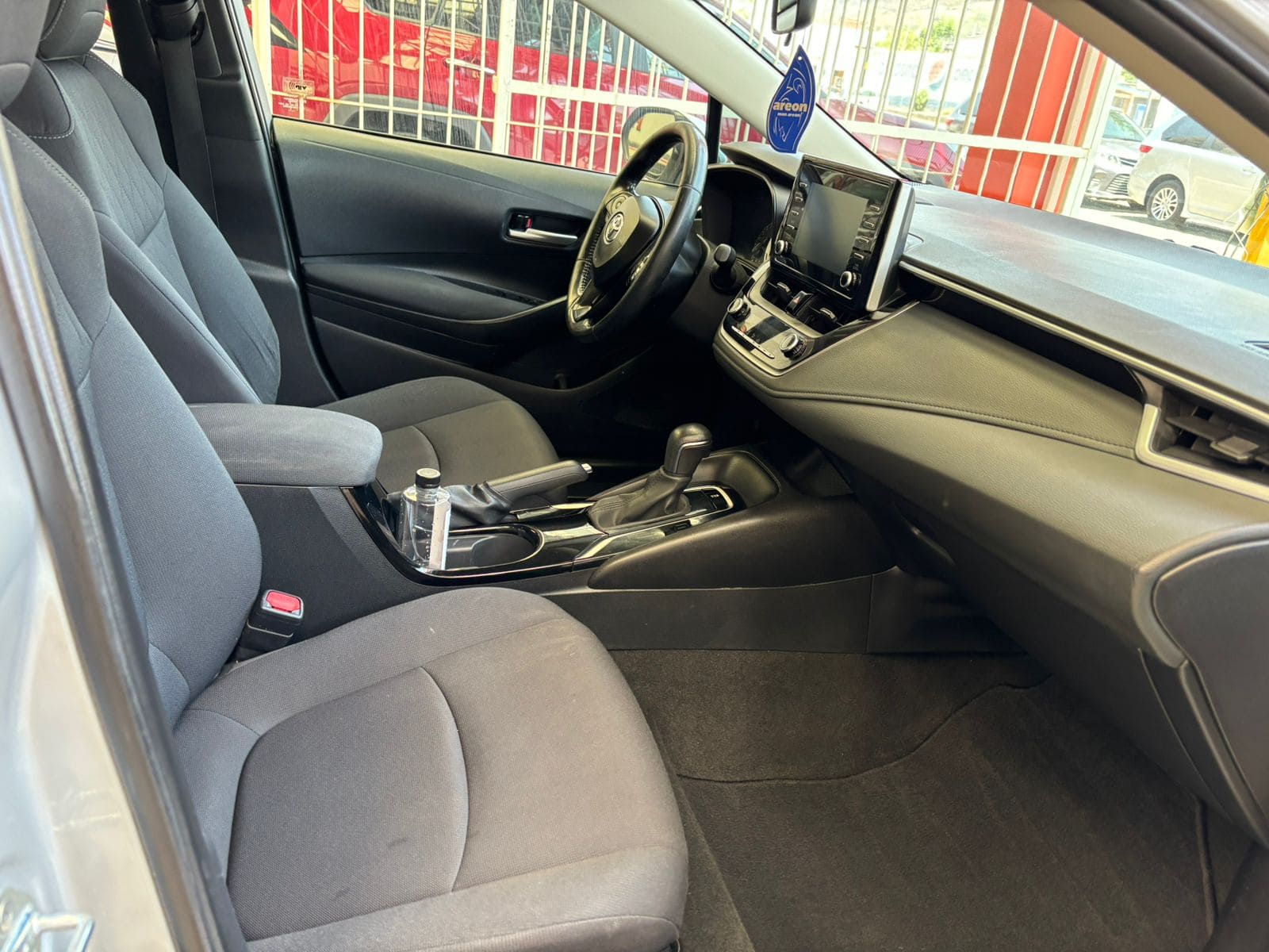 Toyota Corolla 2020 LE Automático Plata