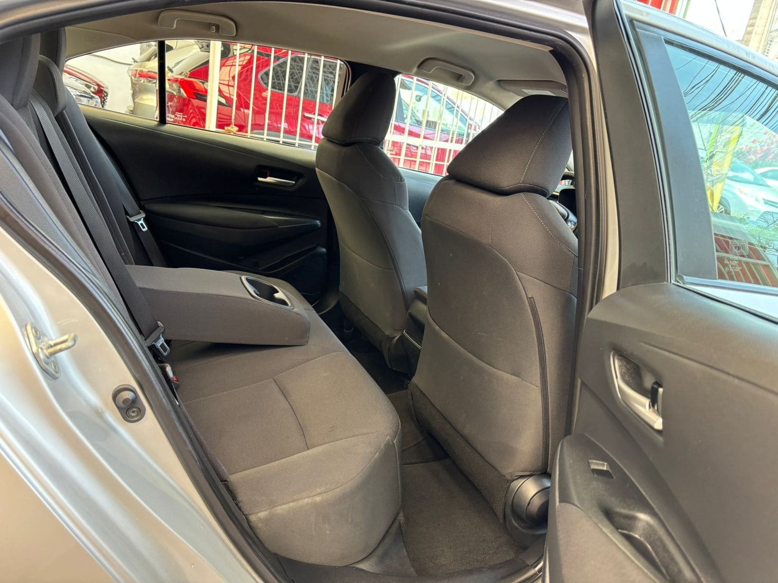 Toyota Corolla 2020 LE Automático Plata