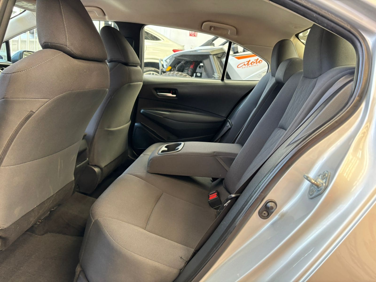 Toyota Corolla 2020 LE Automático Plata