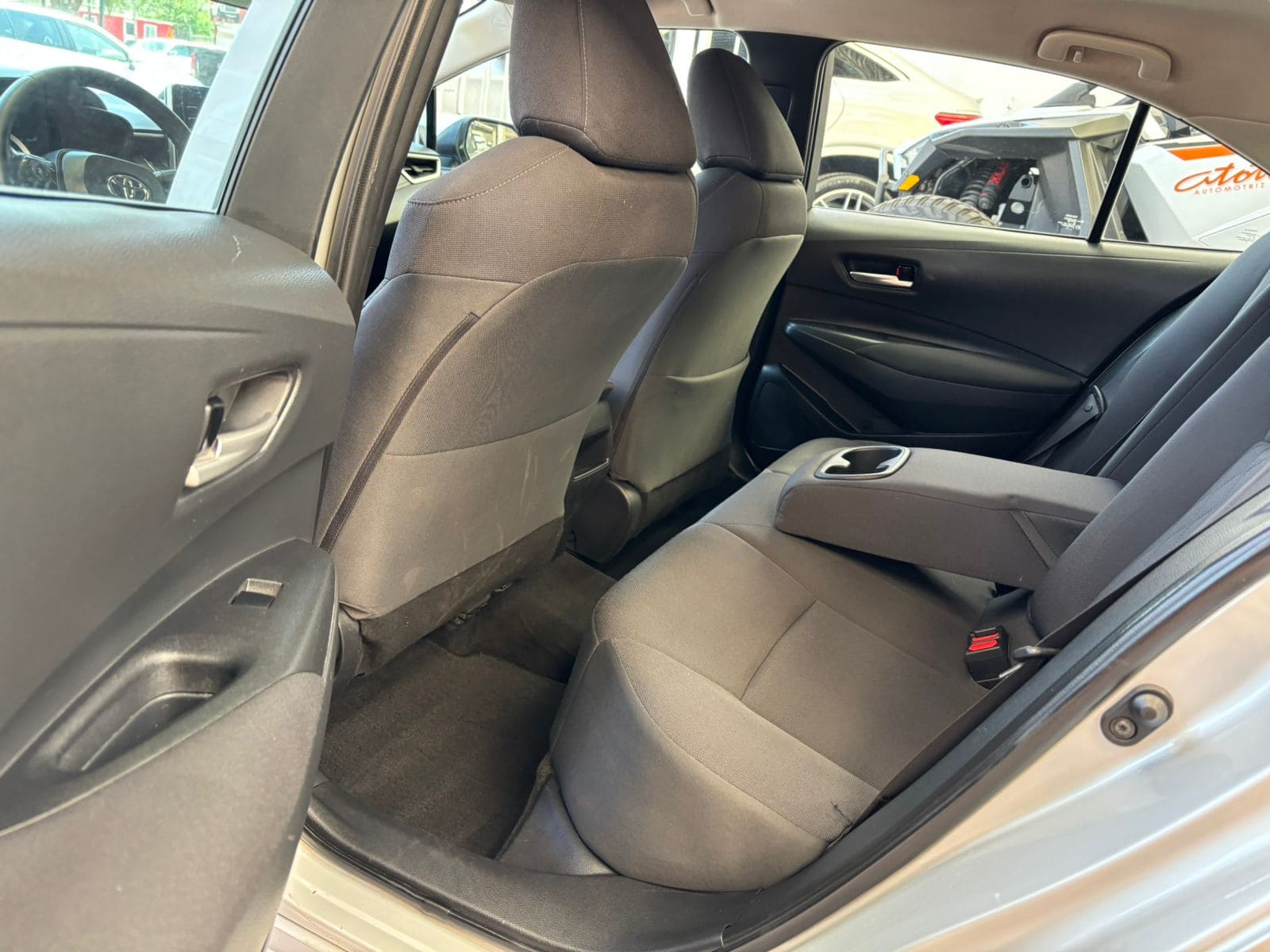 Toyota Corolla 2020 LE Automático Plata