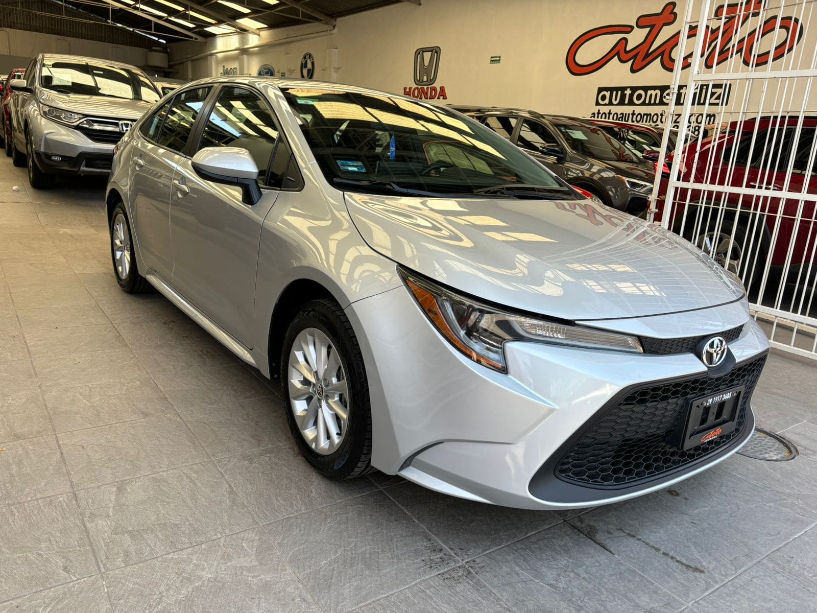 Toyota Corolla 2020 LE Automático Plata