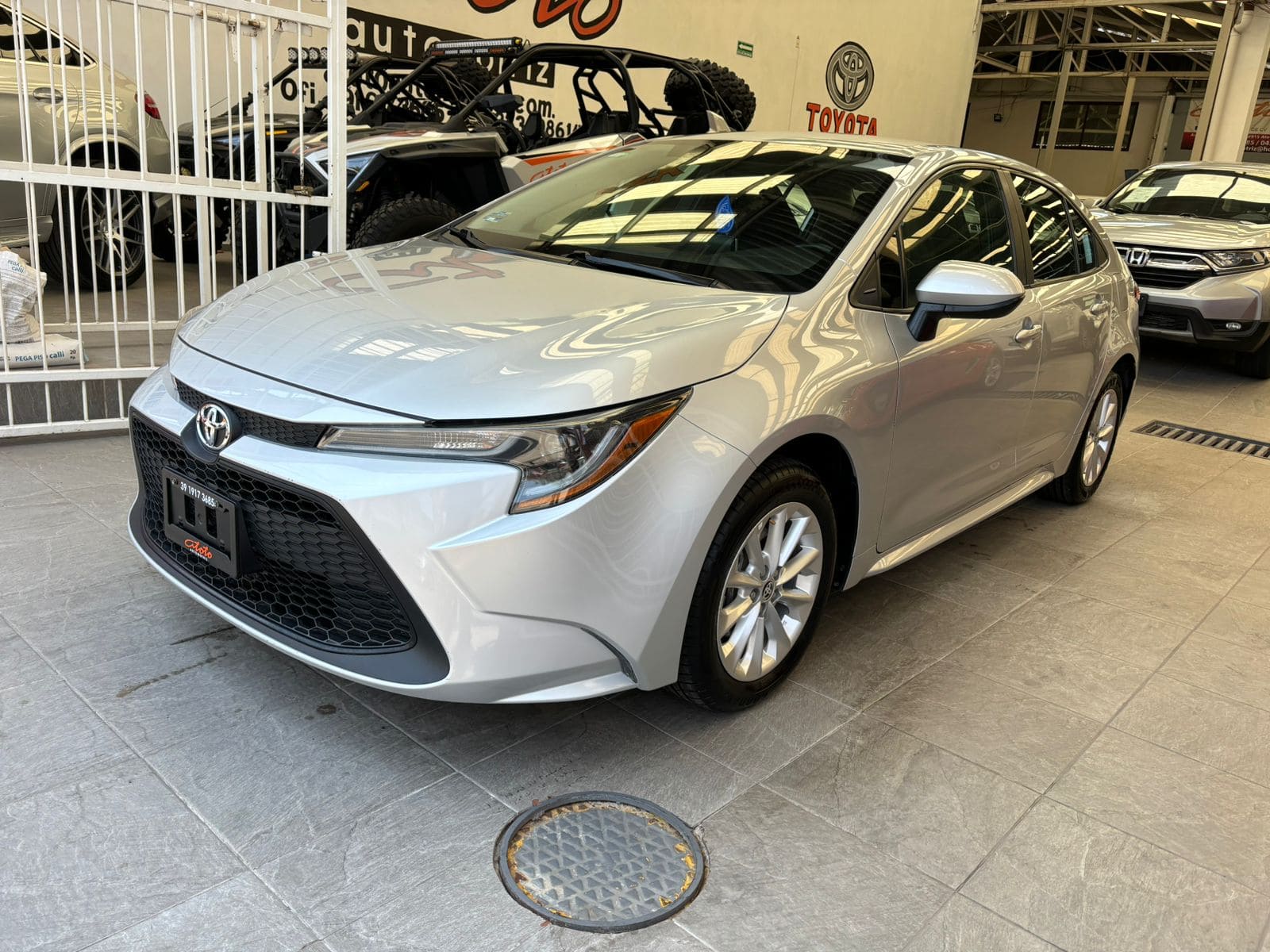 Toyota Corolla 2020 LE Automático Plata