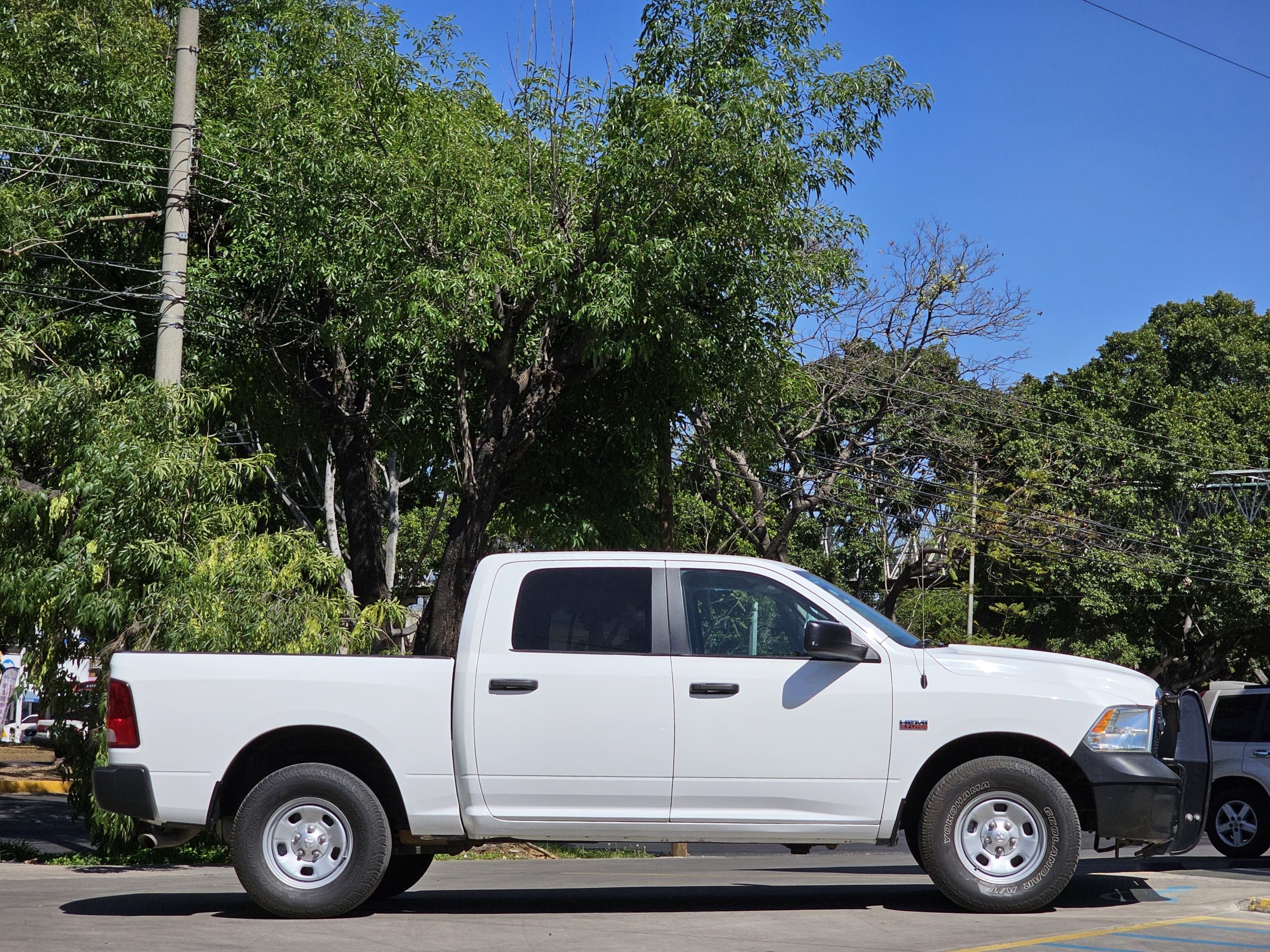 RAM 2500 2017 V8 Crew Cab Automático Blanco
