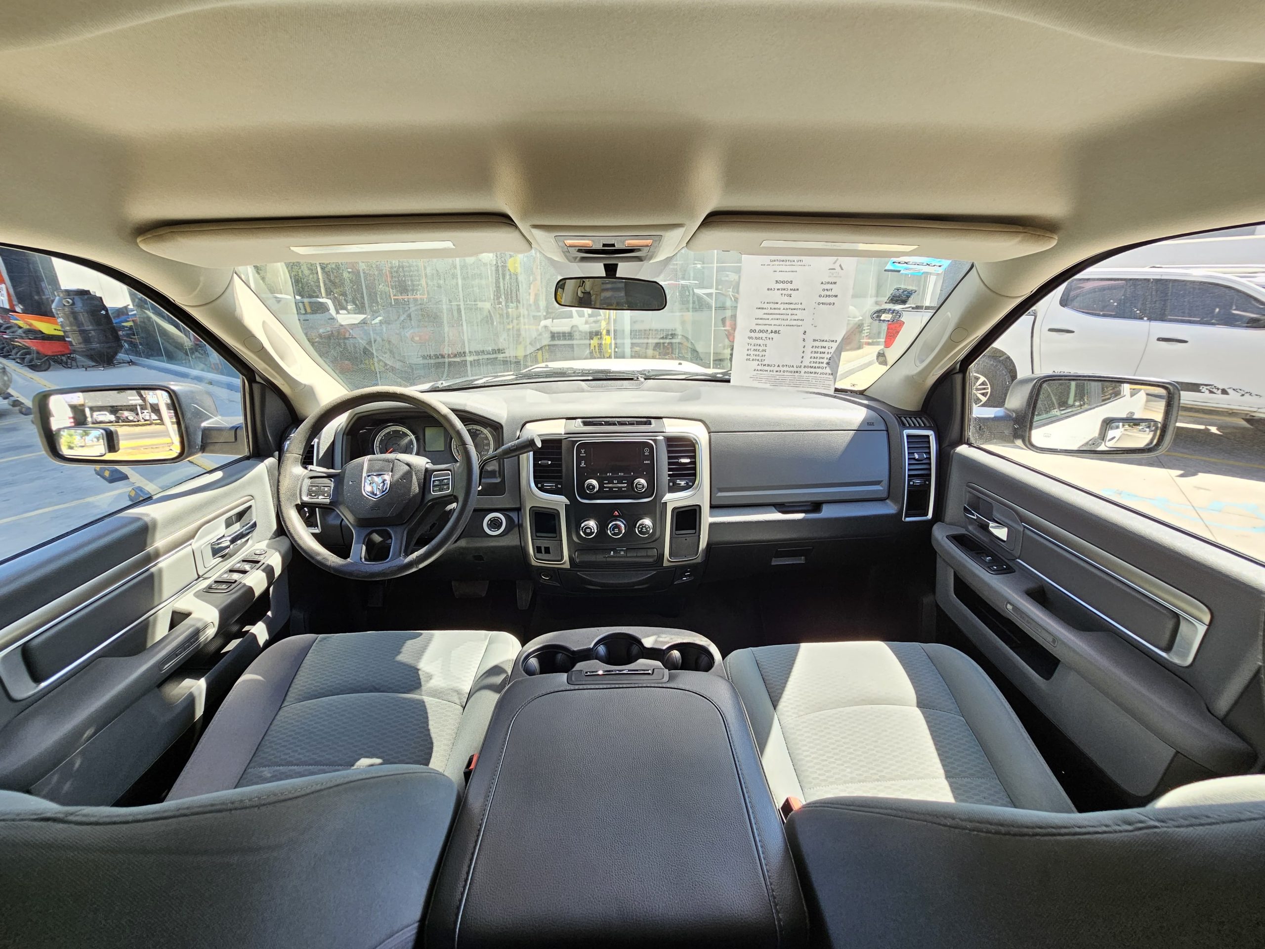 RAM 2500 2017 V8 Crew Cab Automático Blanco