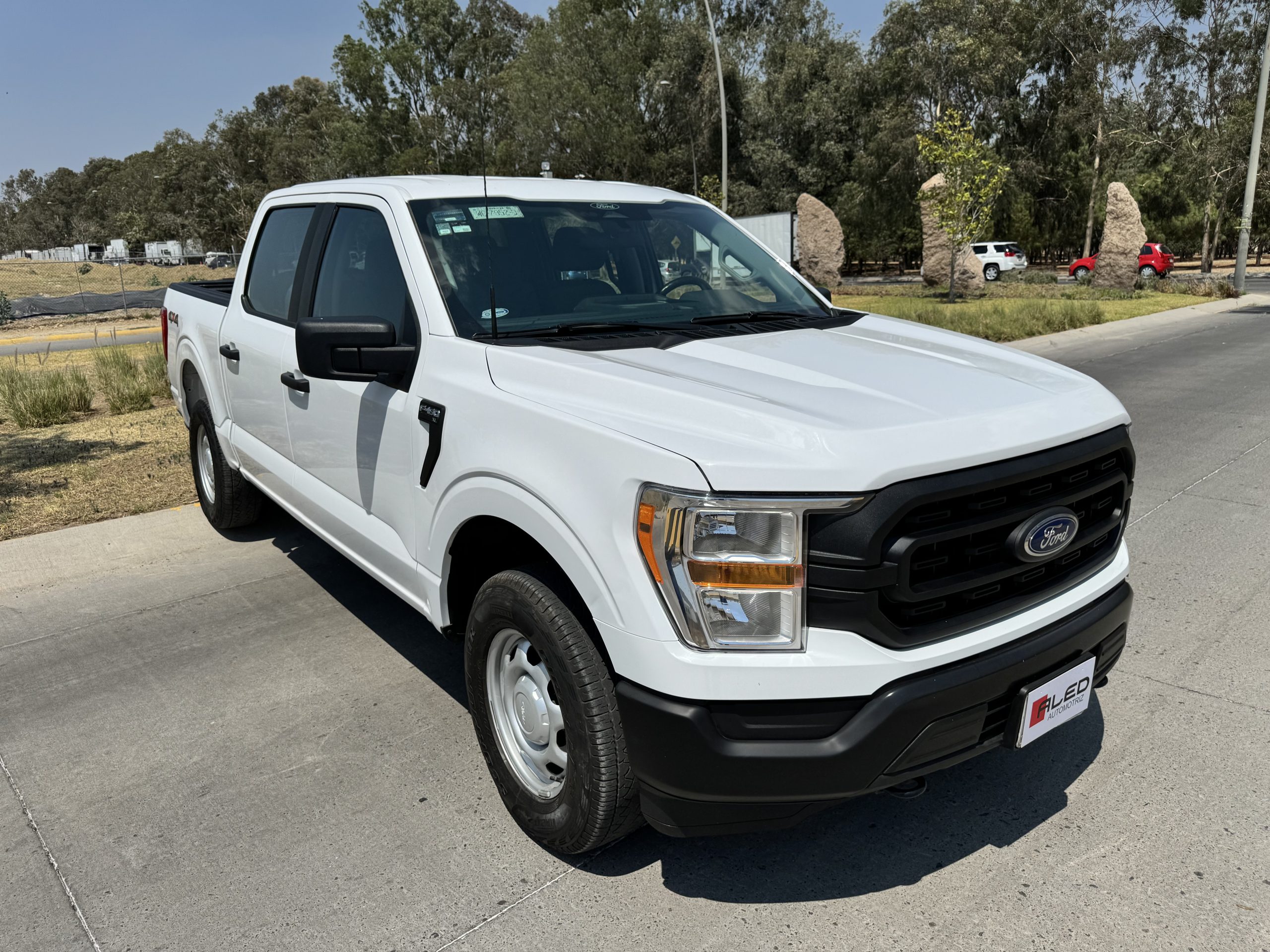 Ford F150 2022 XLT Automático Blanco