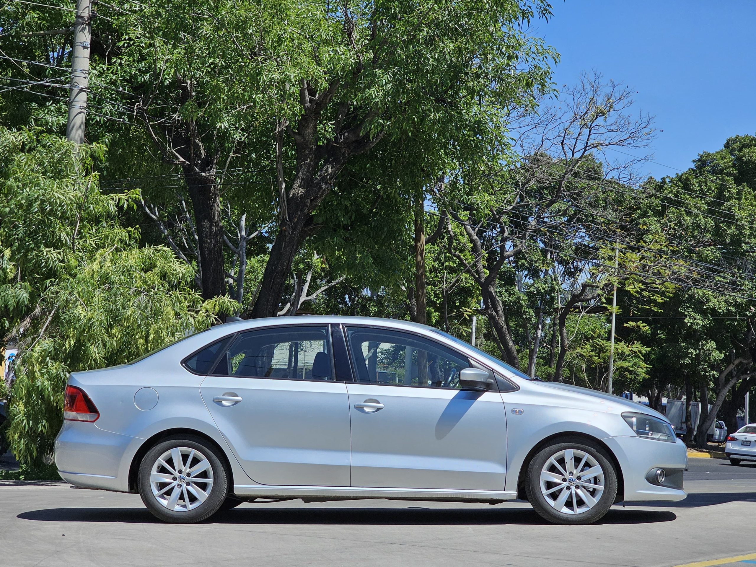 Volkswagen Vento 2015 Highline Automático Plata