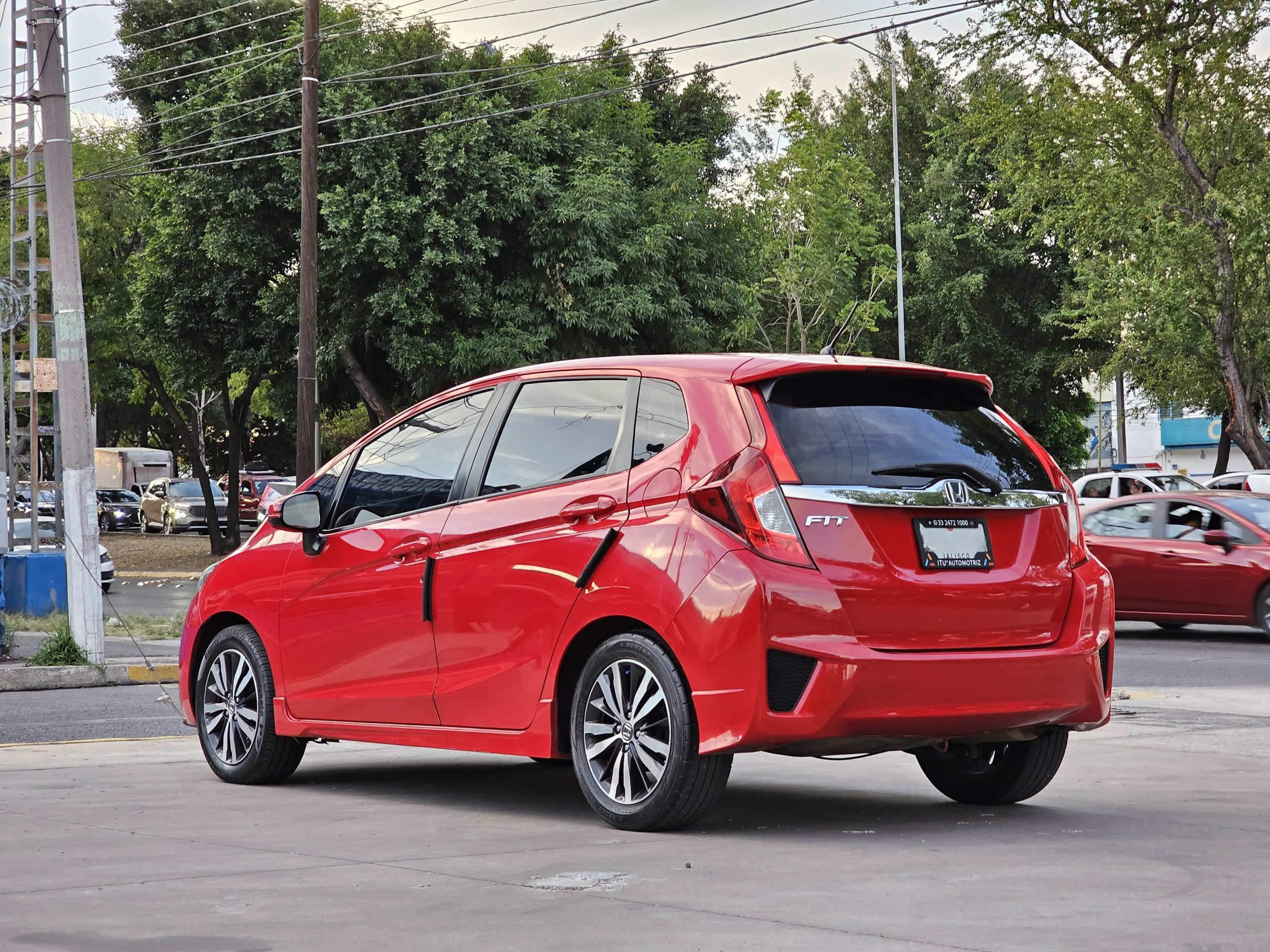 Honda Fit 2017 HIT CVT Automático Rojo