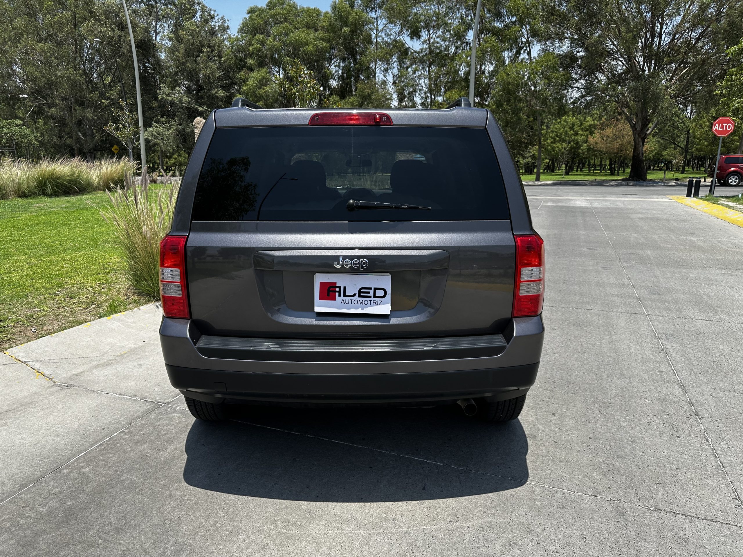 Jeep Patriot 2016 Latitude Automático Gris