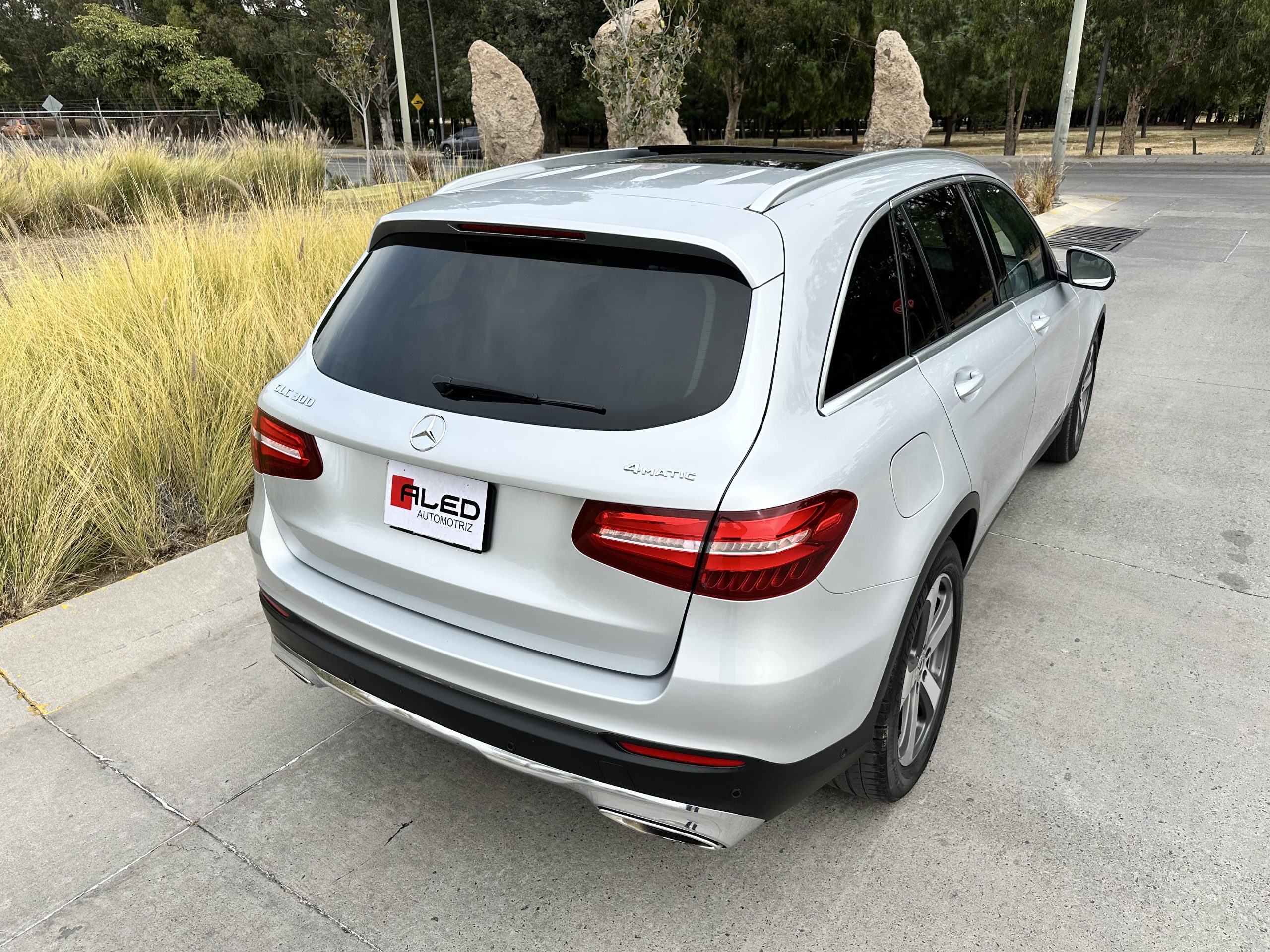 Mercedes-Benz Clase GLC 2018 300 Off Road Automático Plata