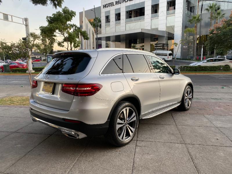 Mercedes-Benz Clase GLC 2018 GLC 300 SPORT Automático Plata