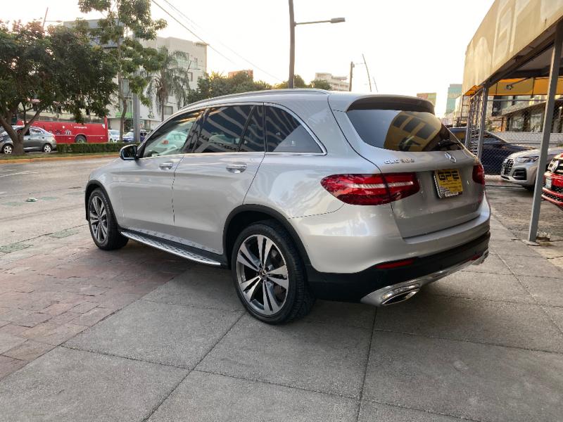 Mercedes-Benz Clase GLC 2018 GLC 300 SPORT Automático Plata