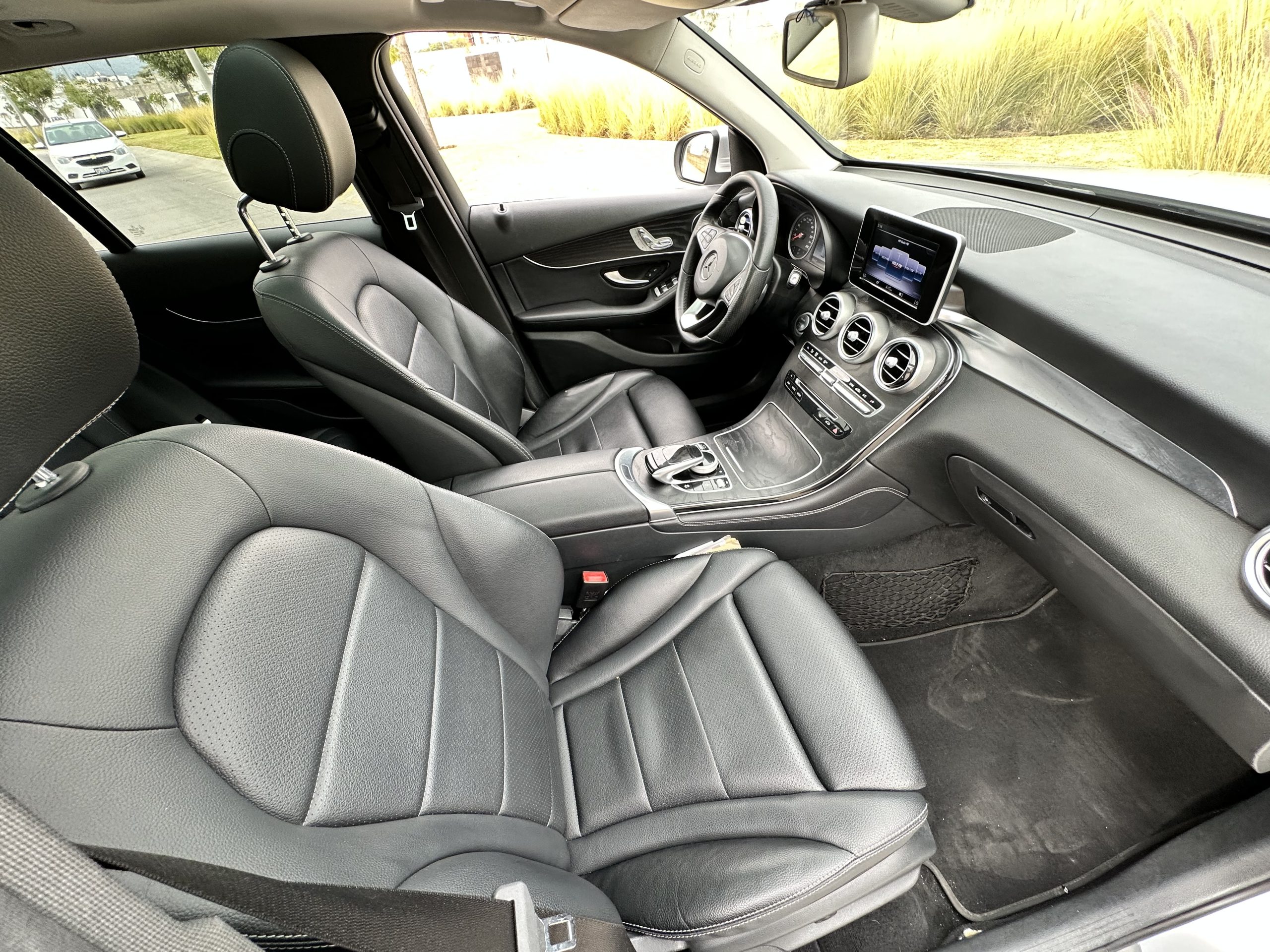 Mercedes-Benz Clase GLC 2018 300 Off Road Automático Plata