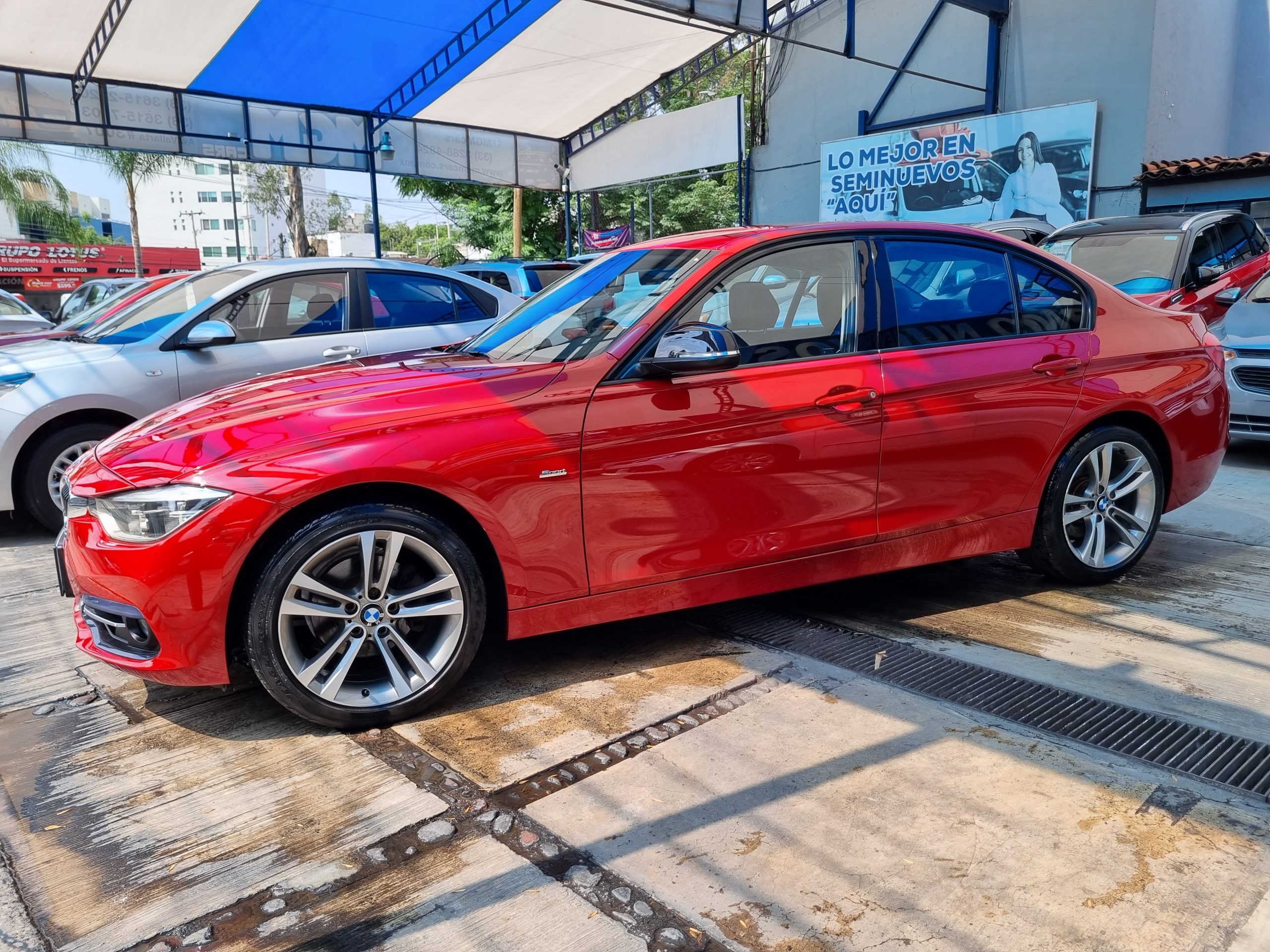 BMW Serie 3 2018 318i SPORTLINE Automático Rojo