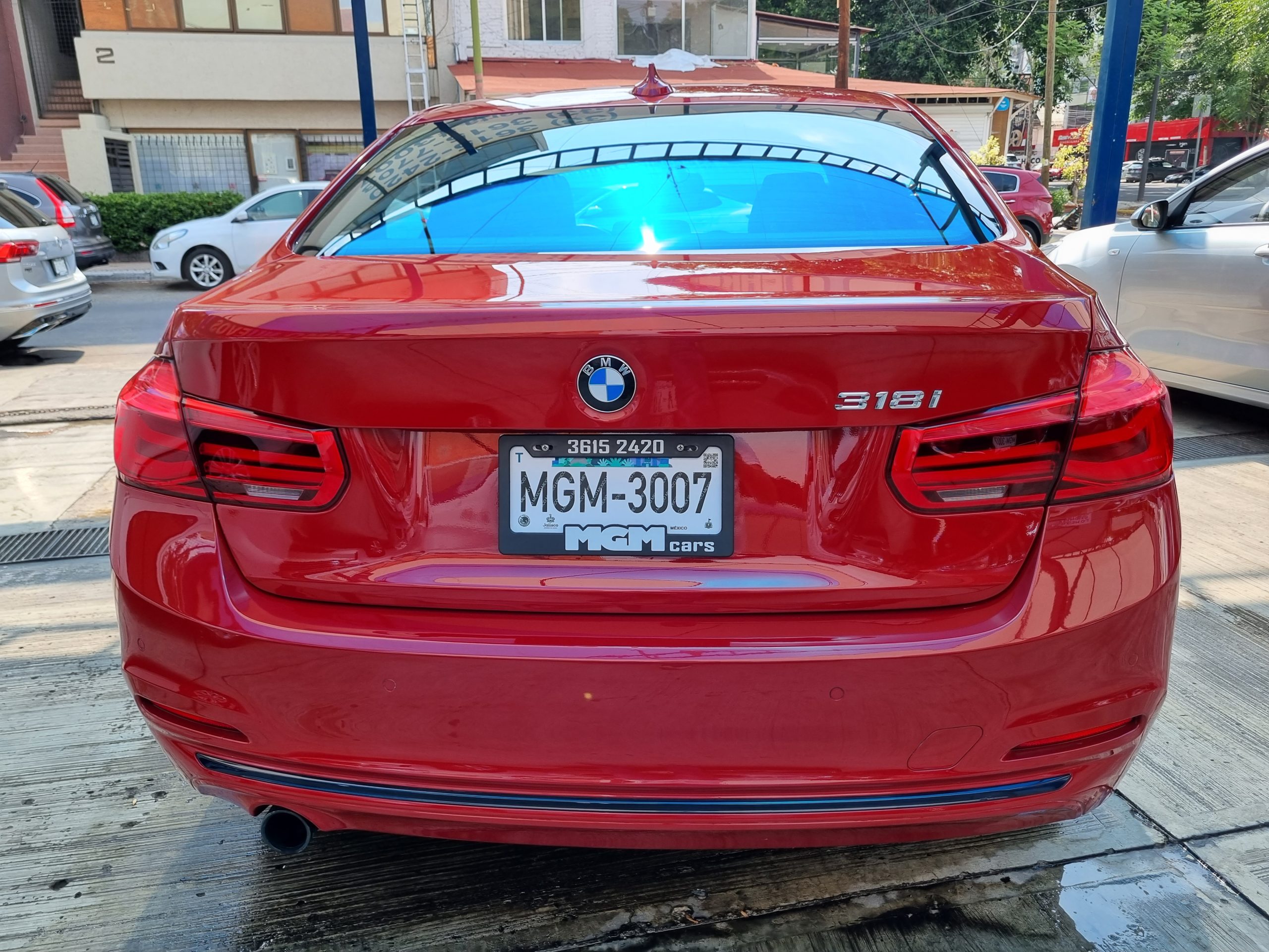 BMW Serie 3 2018 318i SPORTLINE Automático Rojo