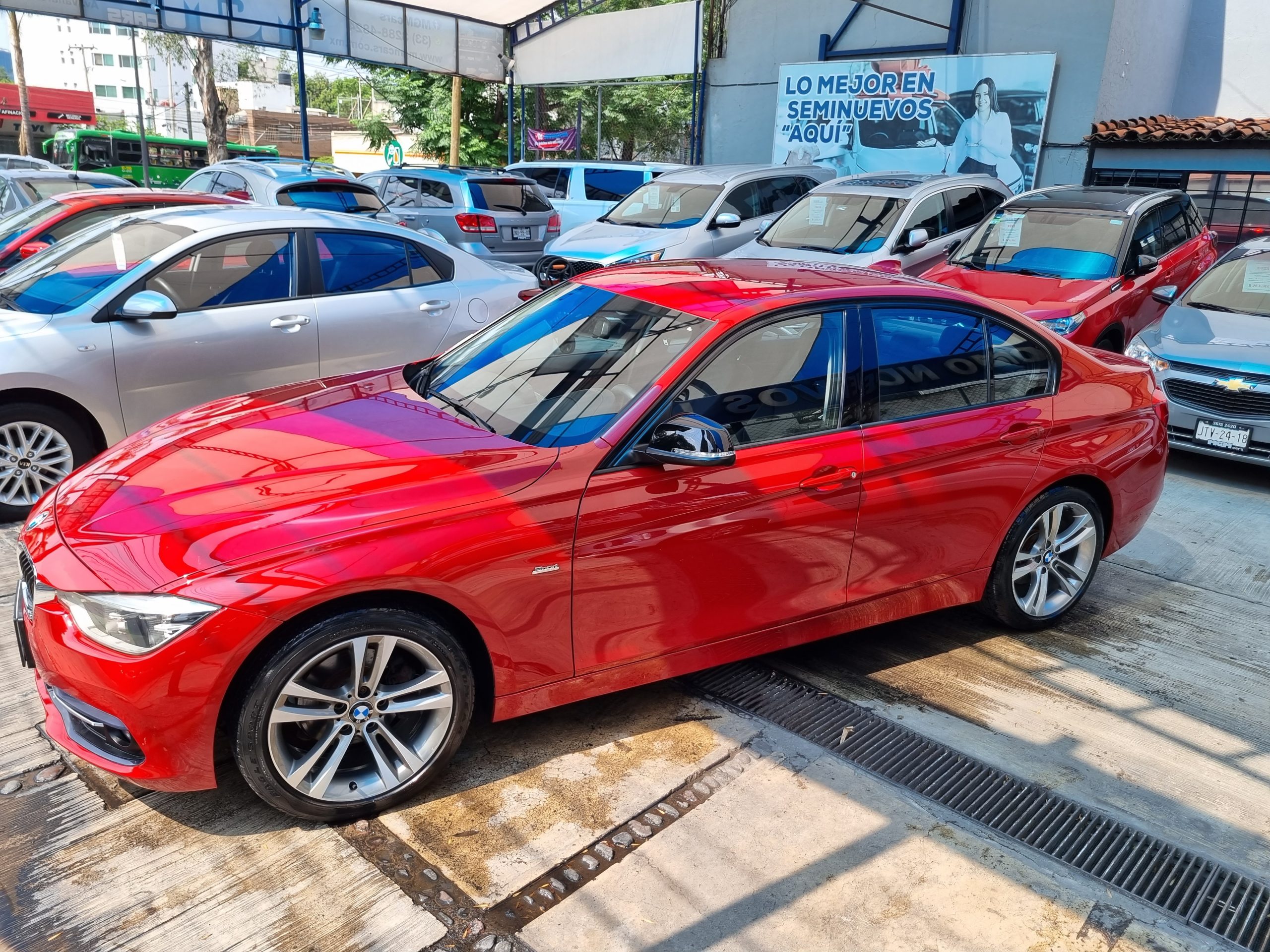 BMW Serie 3 2018 318i SPORTLINE Automático Rojo