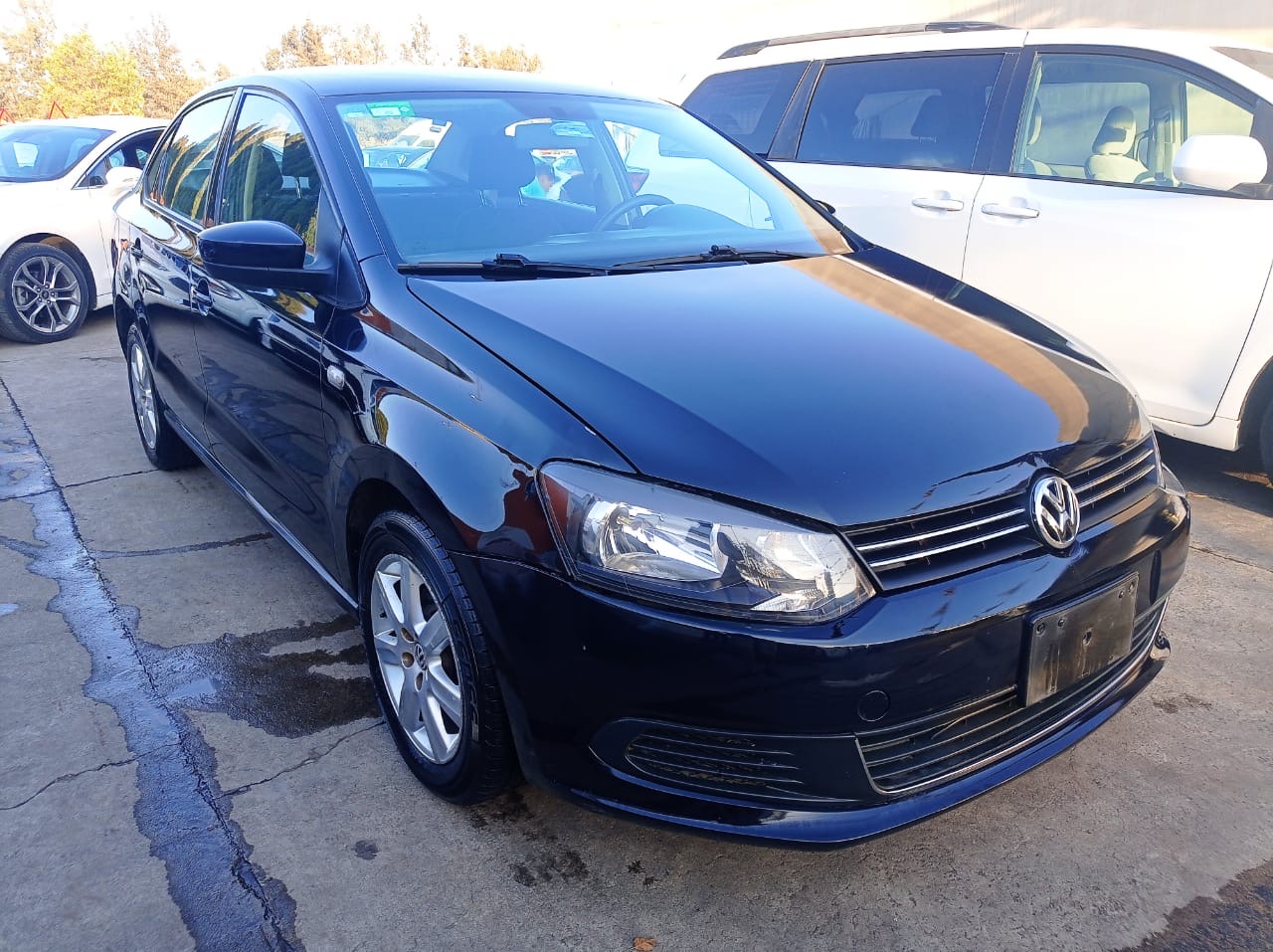 Volkswagen Vento 2015 Automático rines vidrios eléctricos Negro