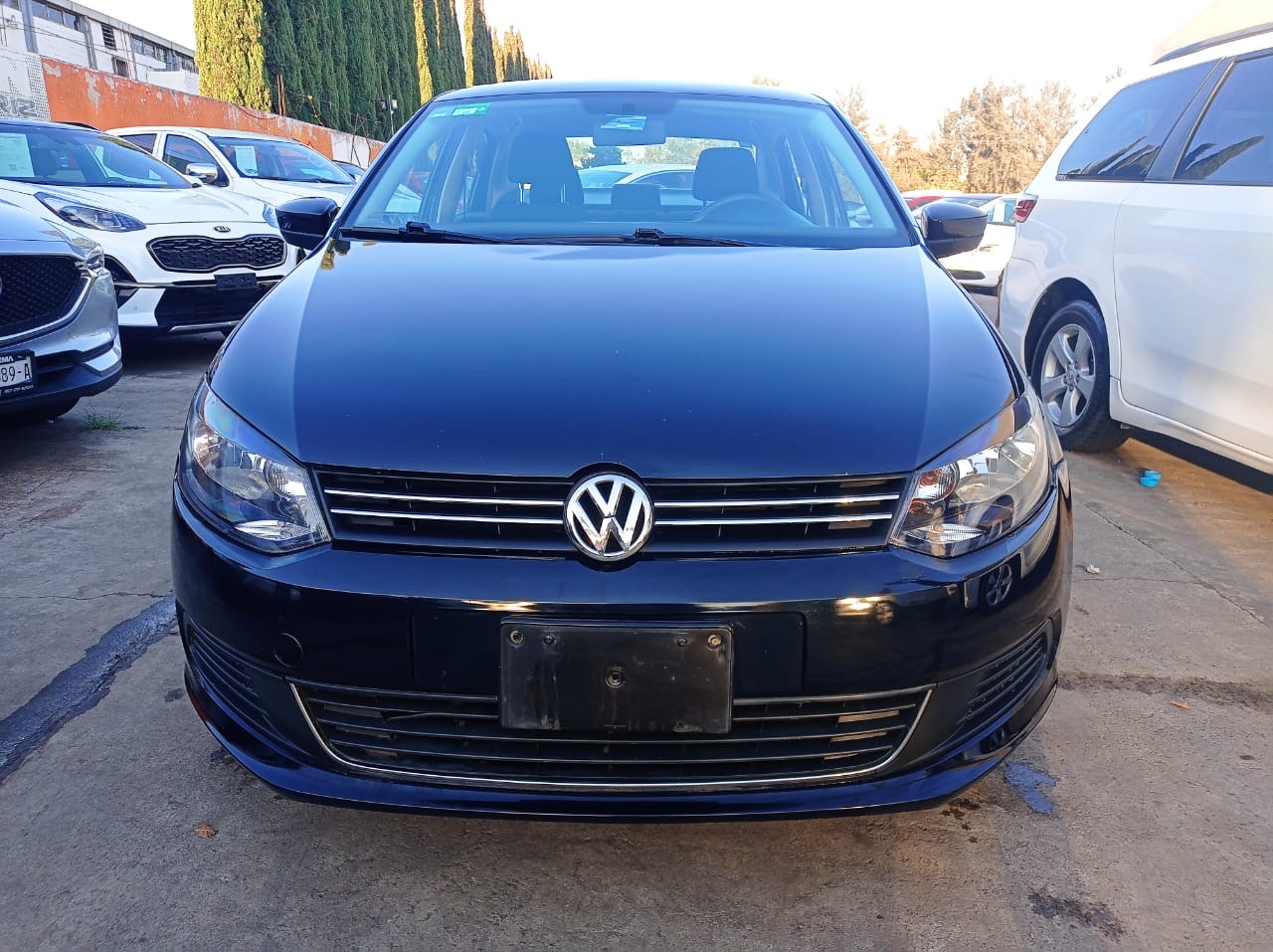 Volkswagen Vento 2015 Automático rines vidrios eléctricos Negro