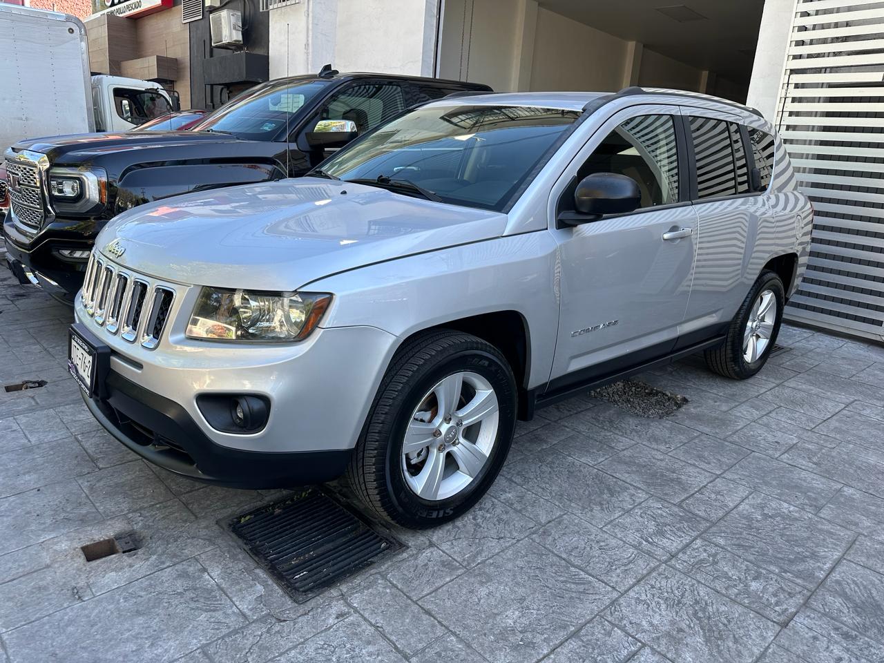 Jeep Compass 2014 LATITUDE Automático Plata