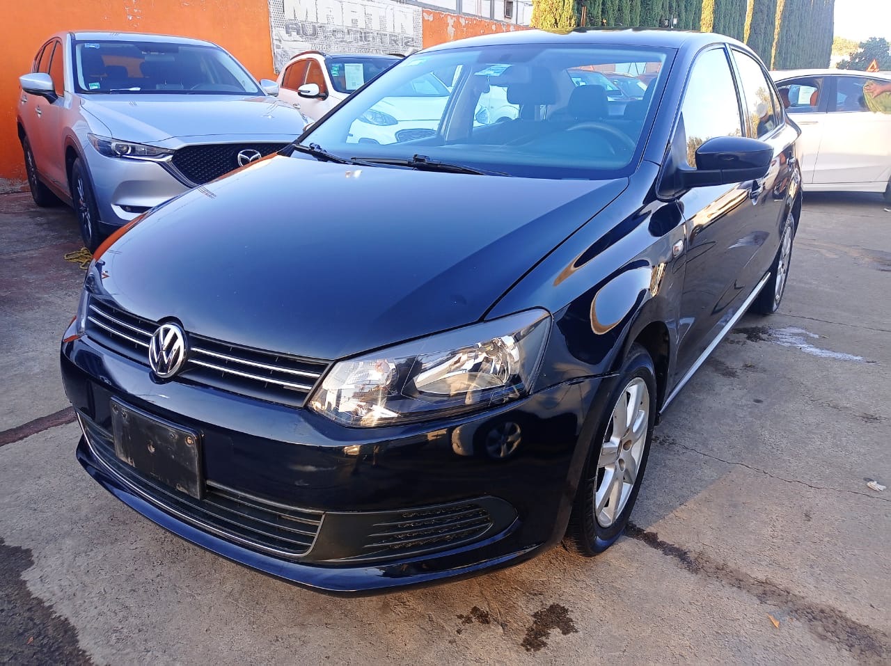 Volkswagen Vento 2015 Automático rines vidrios eléctricos Negro