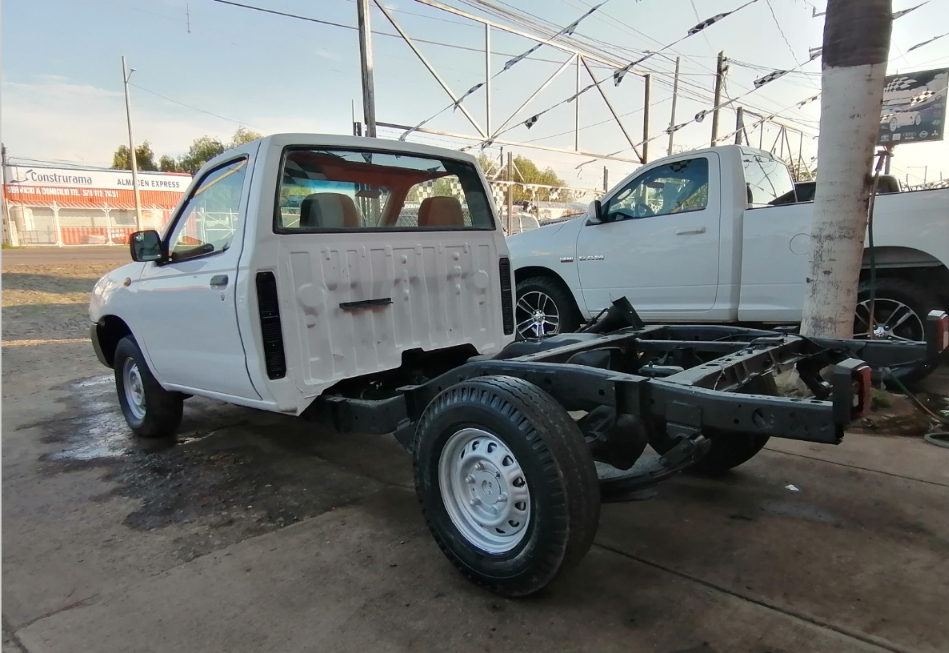 Nissan NP300 2009 Base Manual Blanco