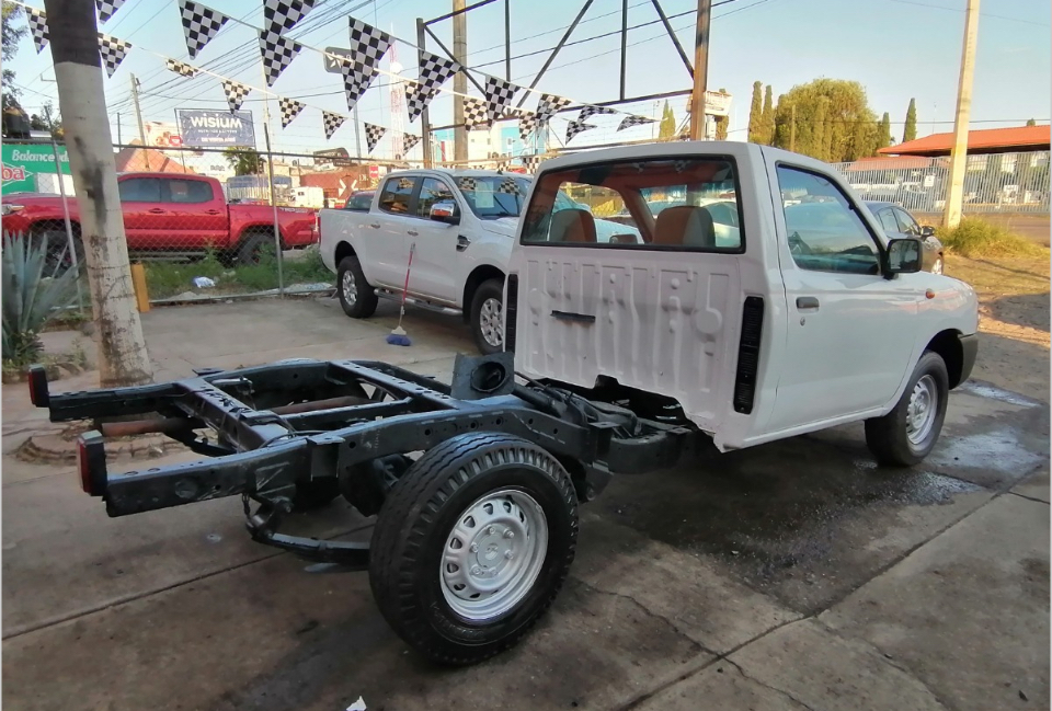 Nissan NP300 2009 Base Manual Blanco