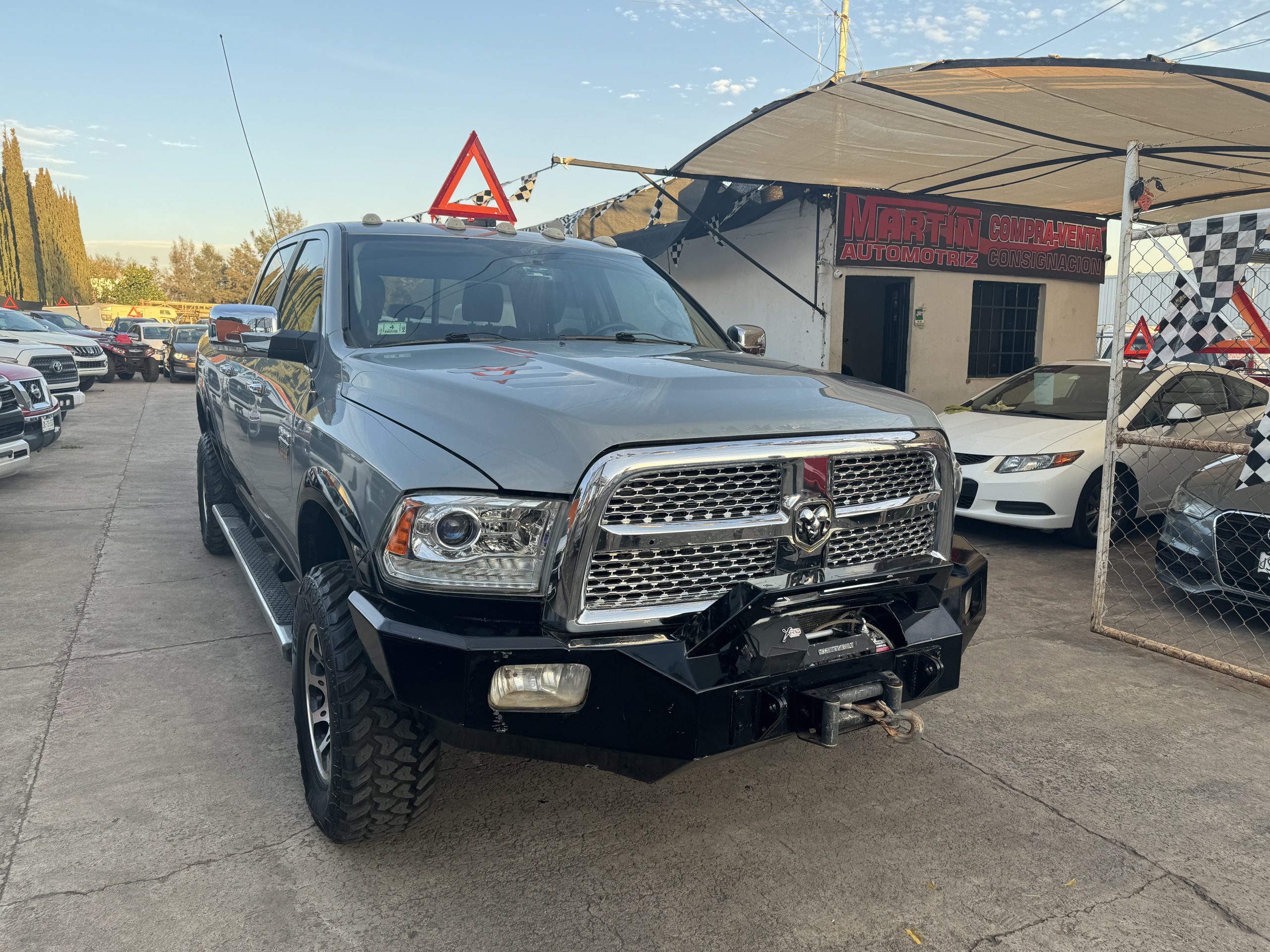 Dodge RAM 2010 Diesel 4x4 motor 6.7 li Automático Gris