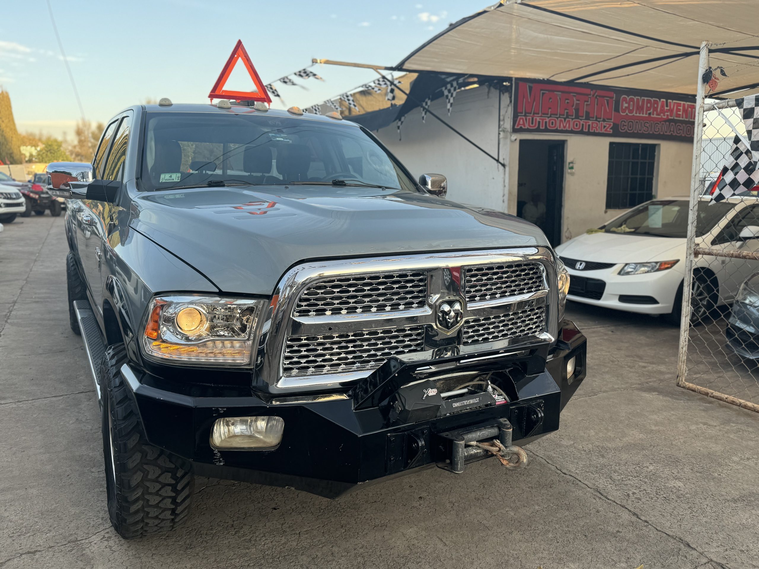 Dodge RAM 2010 Diesel 4x4 motor 6.7 li Automático Gris