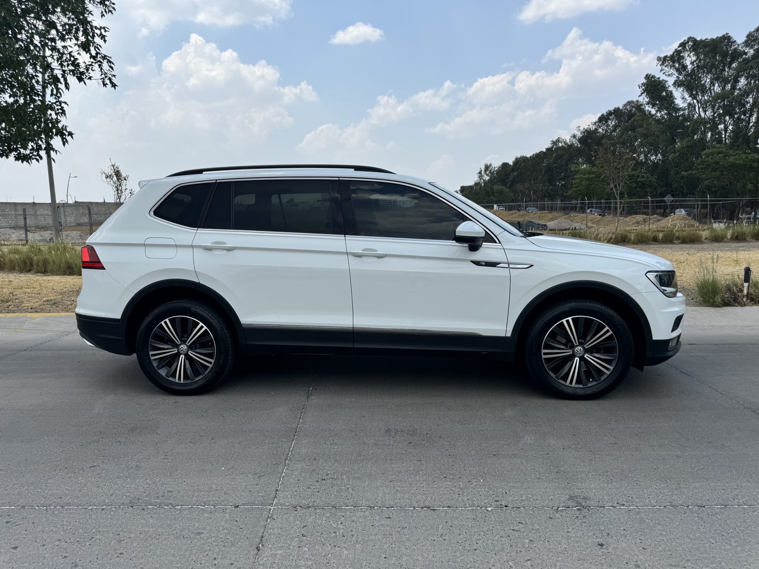 Volkswagen Tiguan 2020 Comfortline Plus Automático Blanco