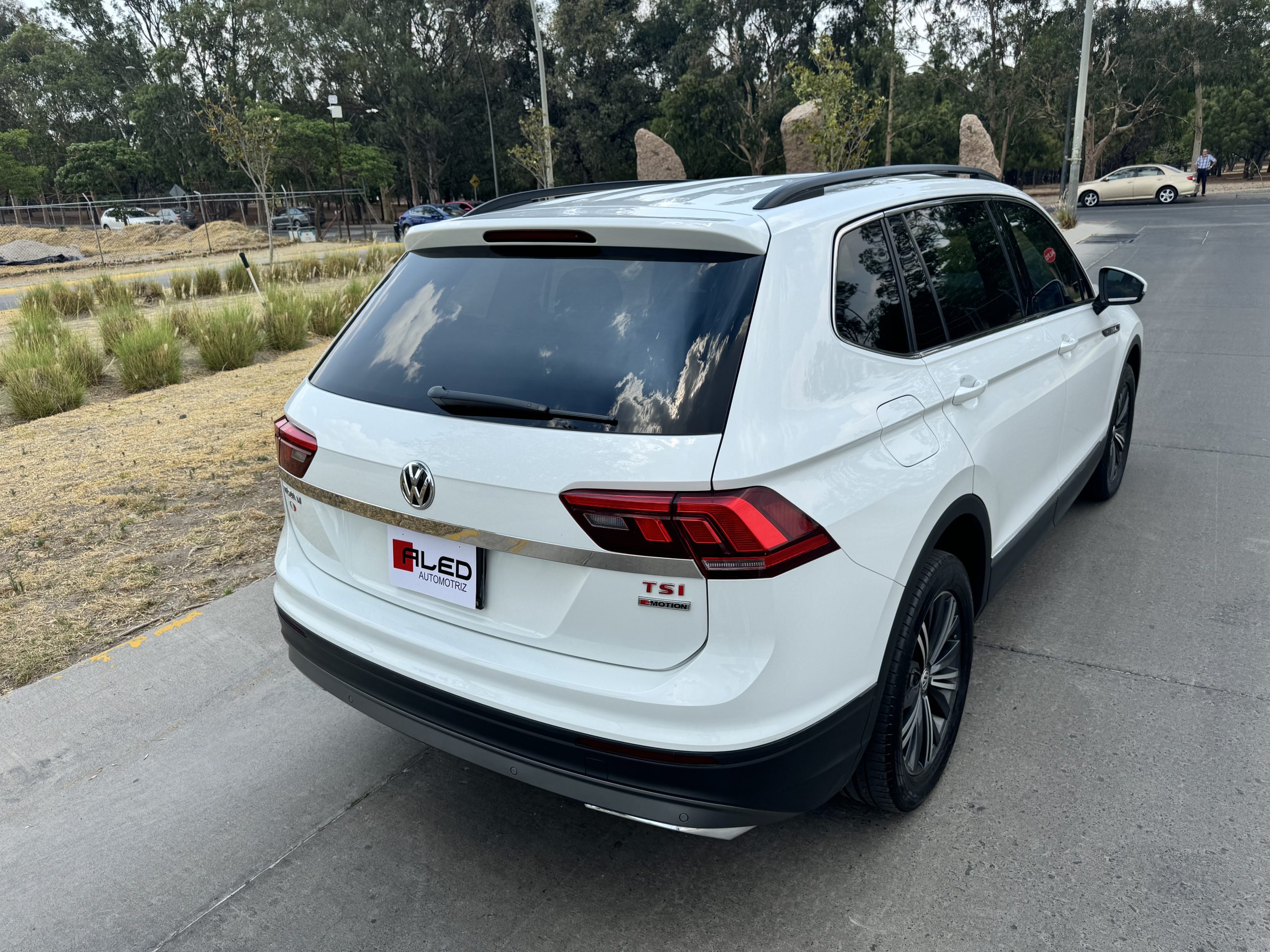 Volkswagen Tiguan 2020 Comfortline Plus Automático Blanco