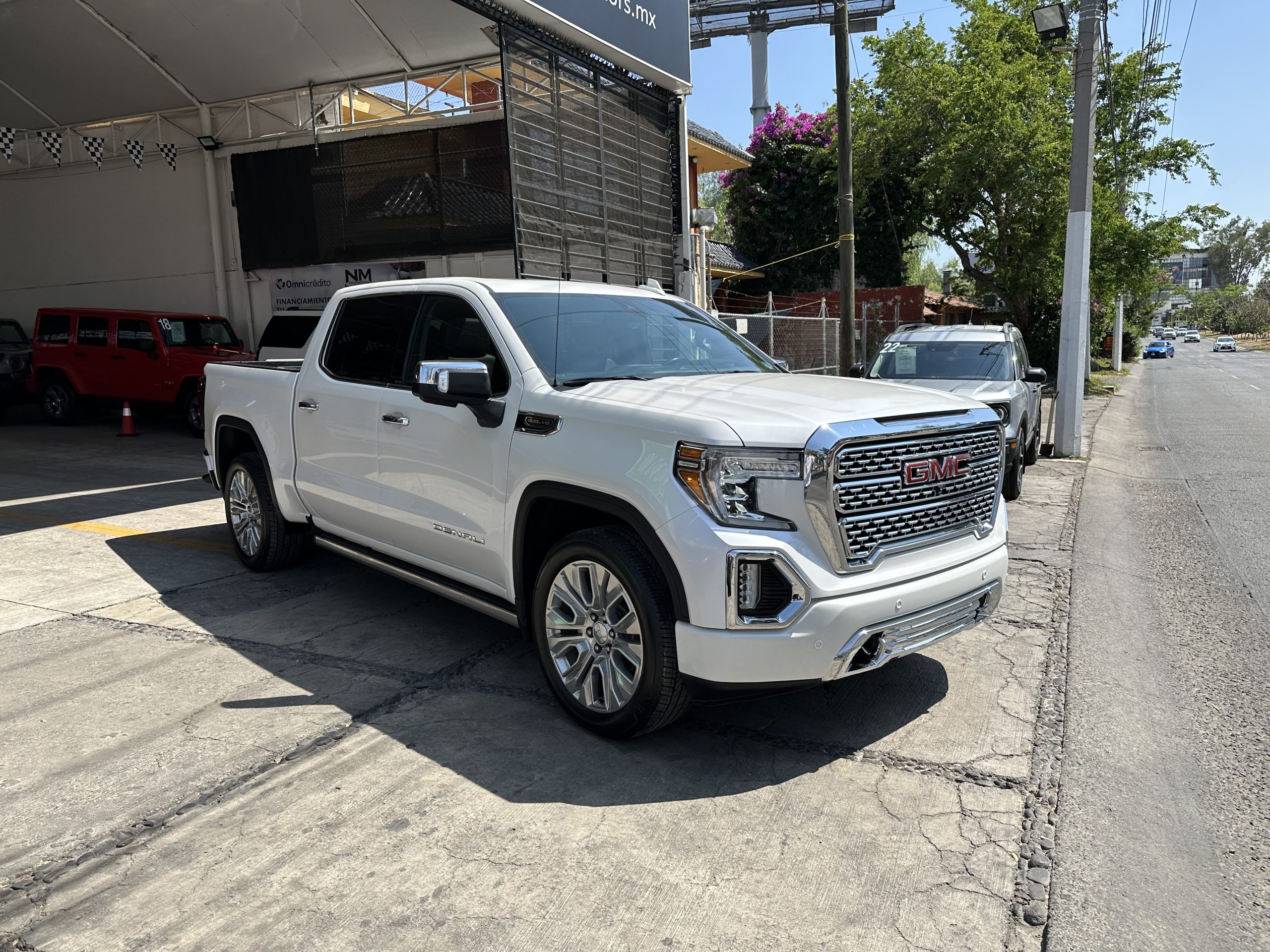 GMC Sierra 2022 Denali Automático Blanco