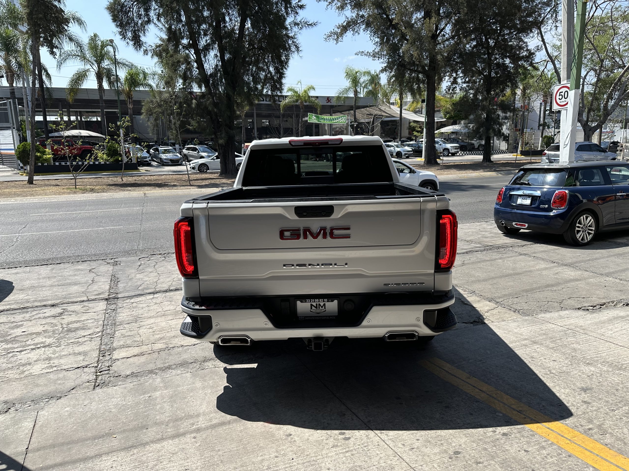 GMC Sierra 2022 Denali Automático Blanco