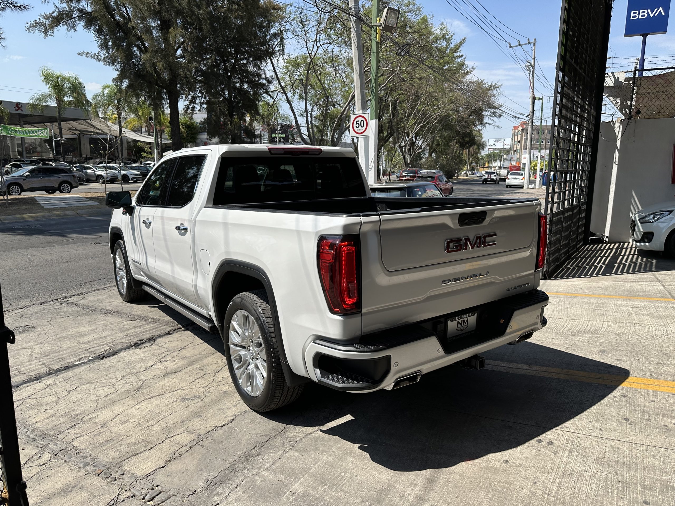 GMC Sierra 2022 Denali Automático Blanco