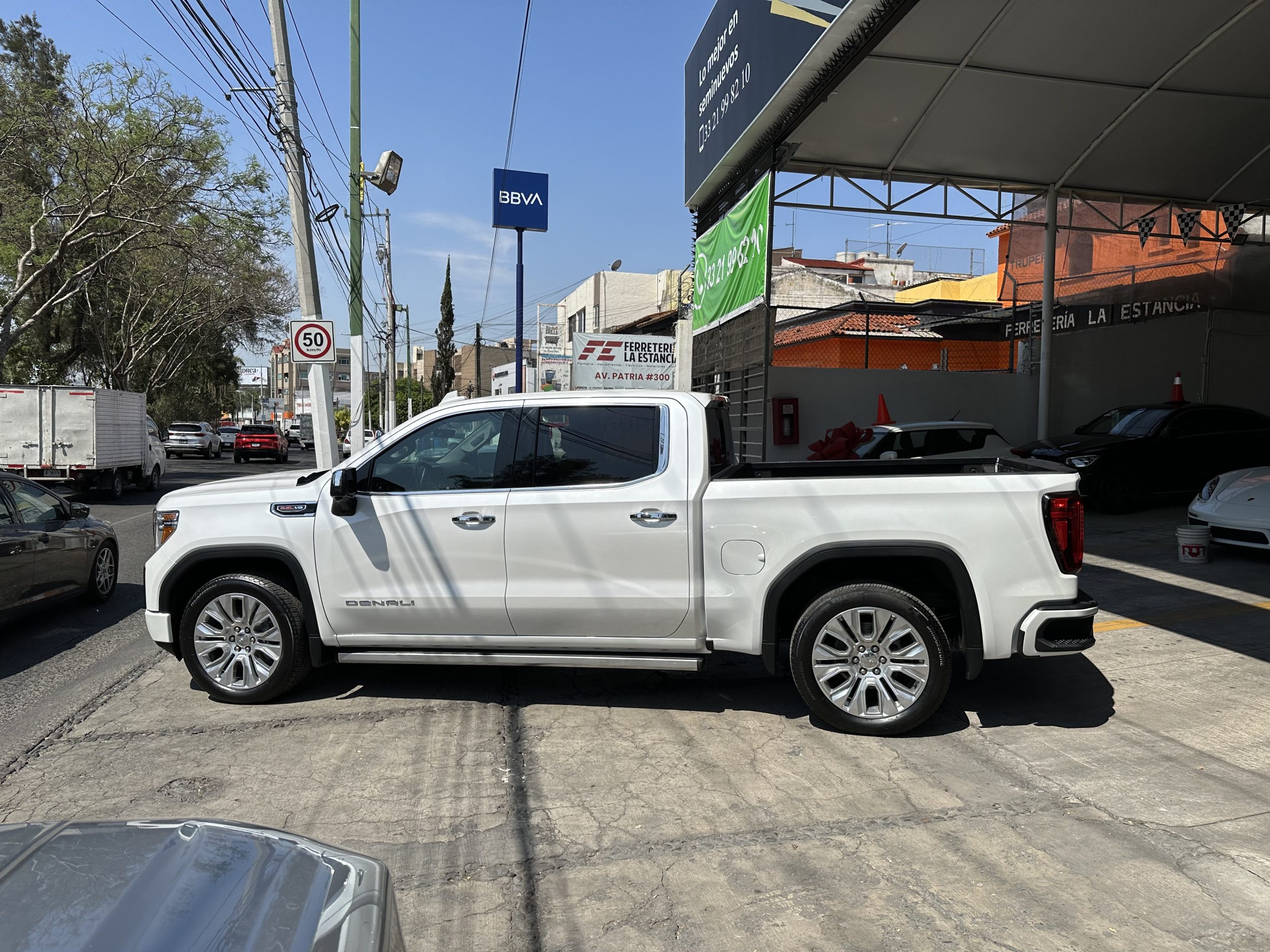 GMC Sierra 2022 Denali Automático Blanco