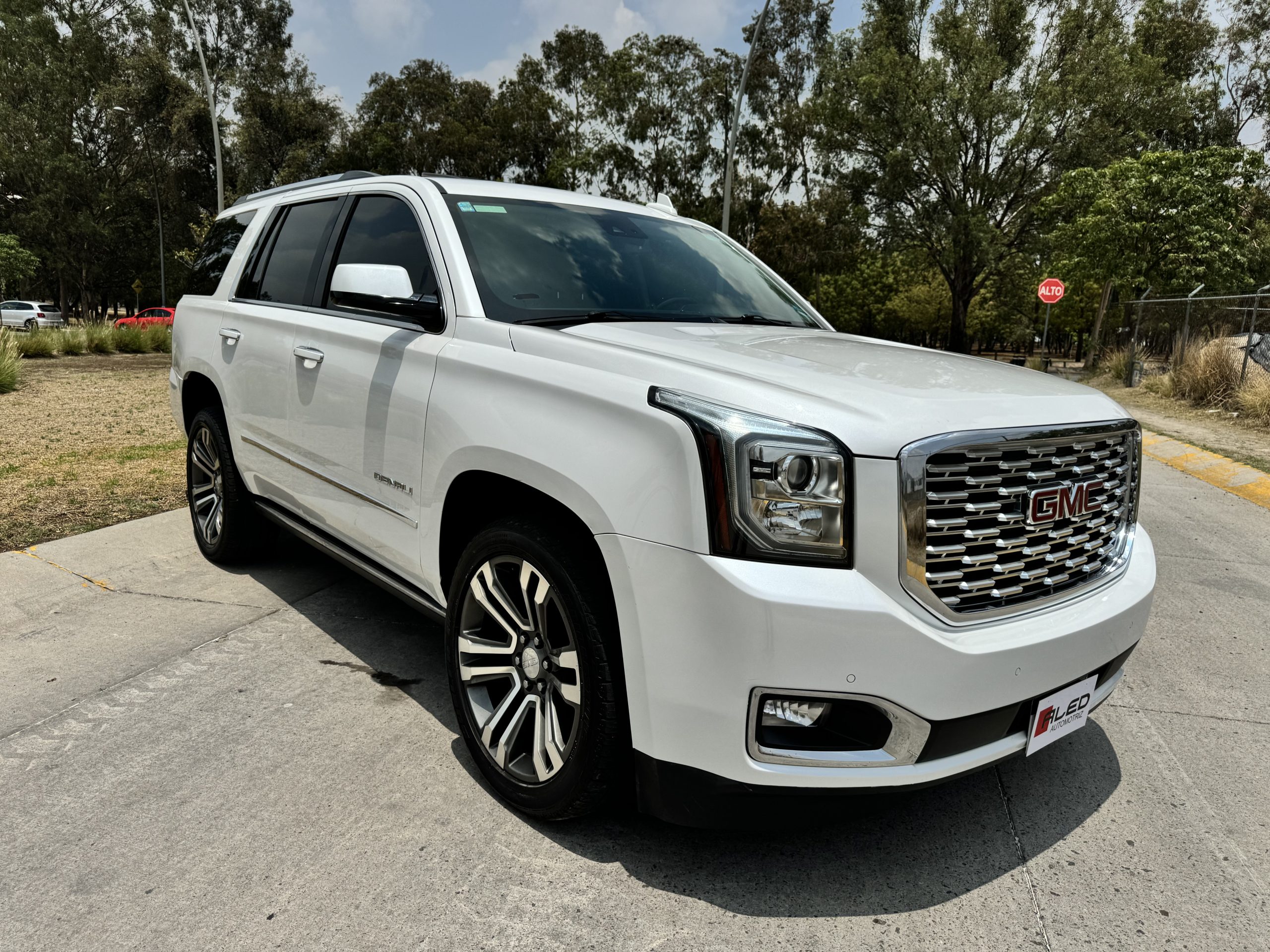 GMC Yukon 2020 DENALI Automático Blanco
