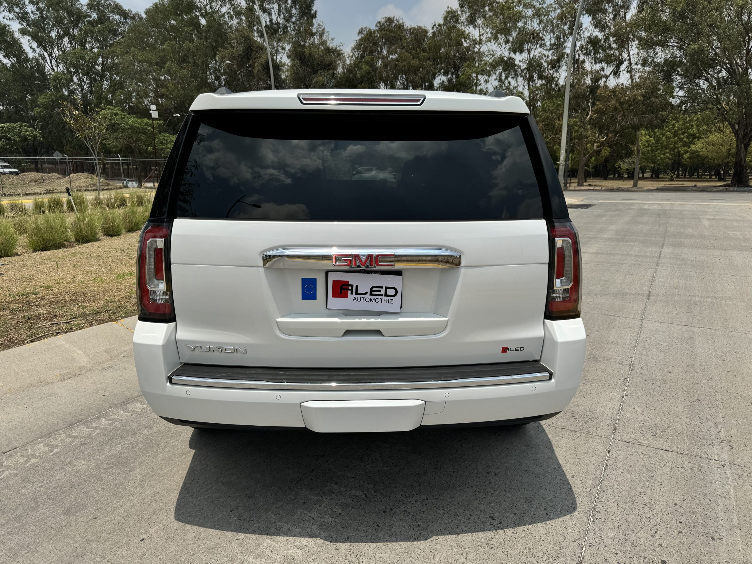GMC Yukon 2020 DENALI Automático Blanco