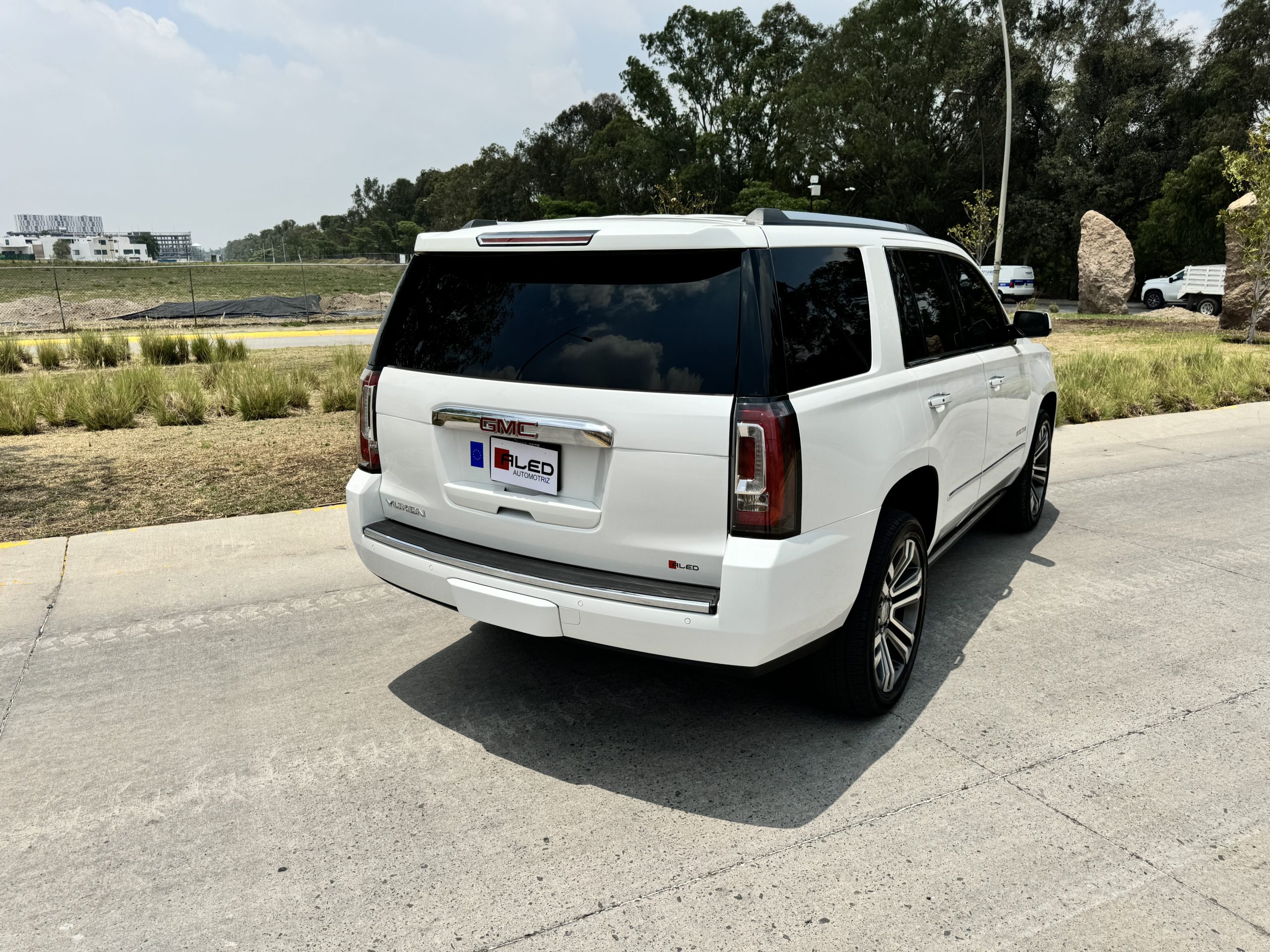 GMC Yukon 2020 DENALI Automático Blanco