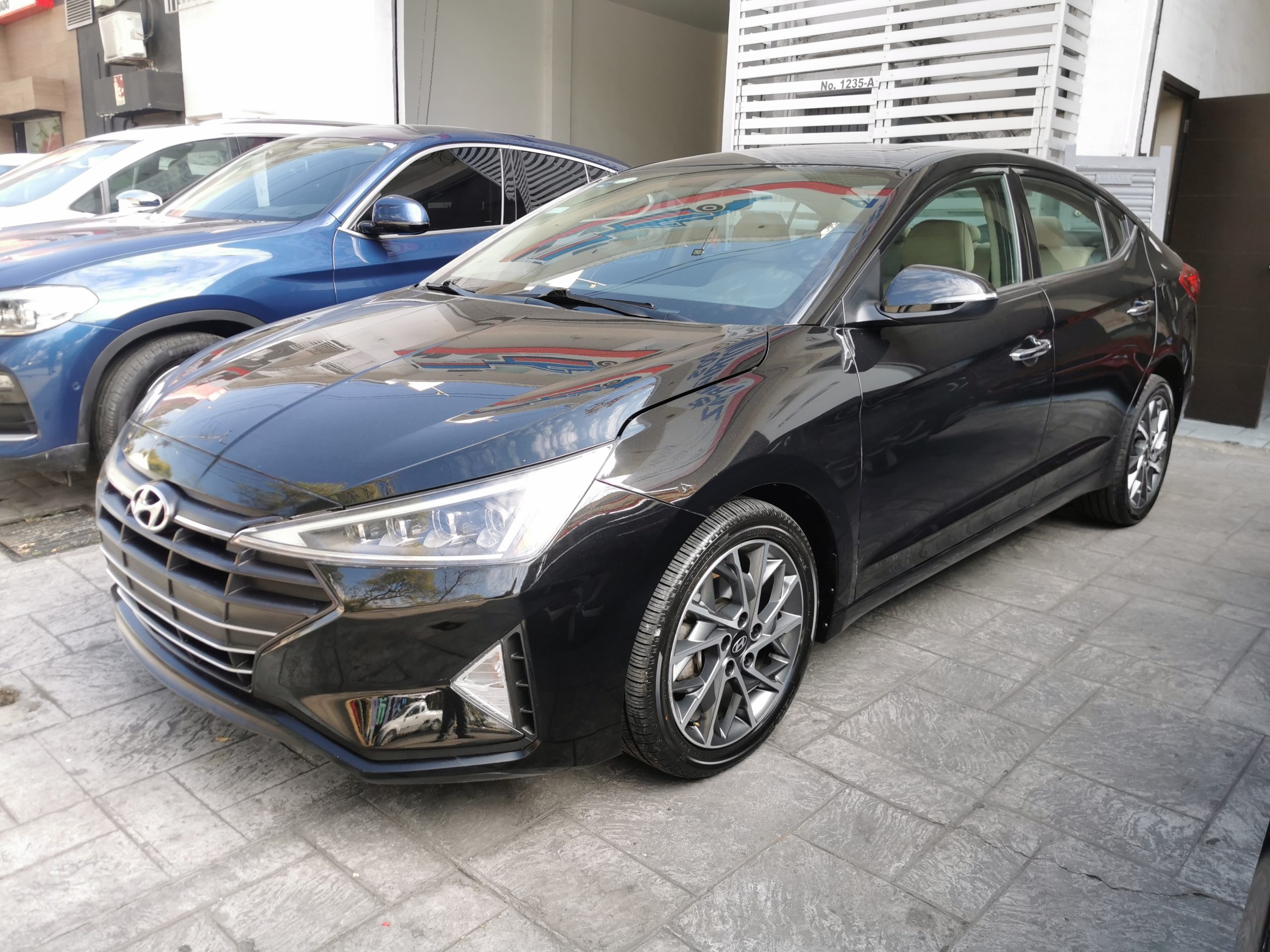 Hyundai Elantra 2019 LIMITED TECH NAVI Automático Negro