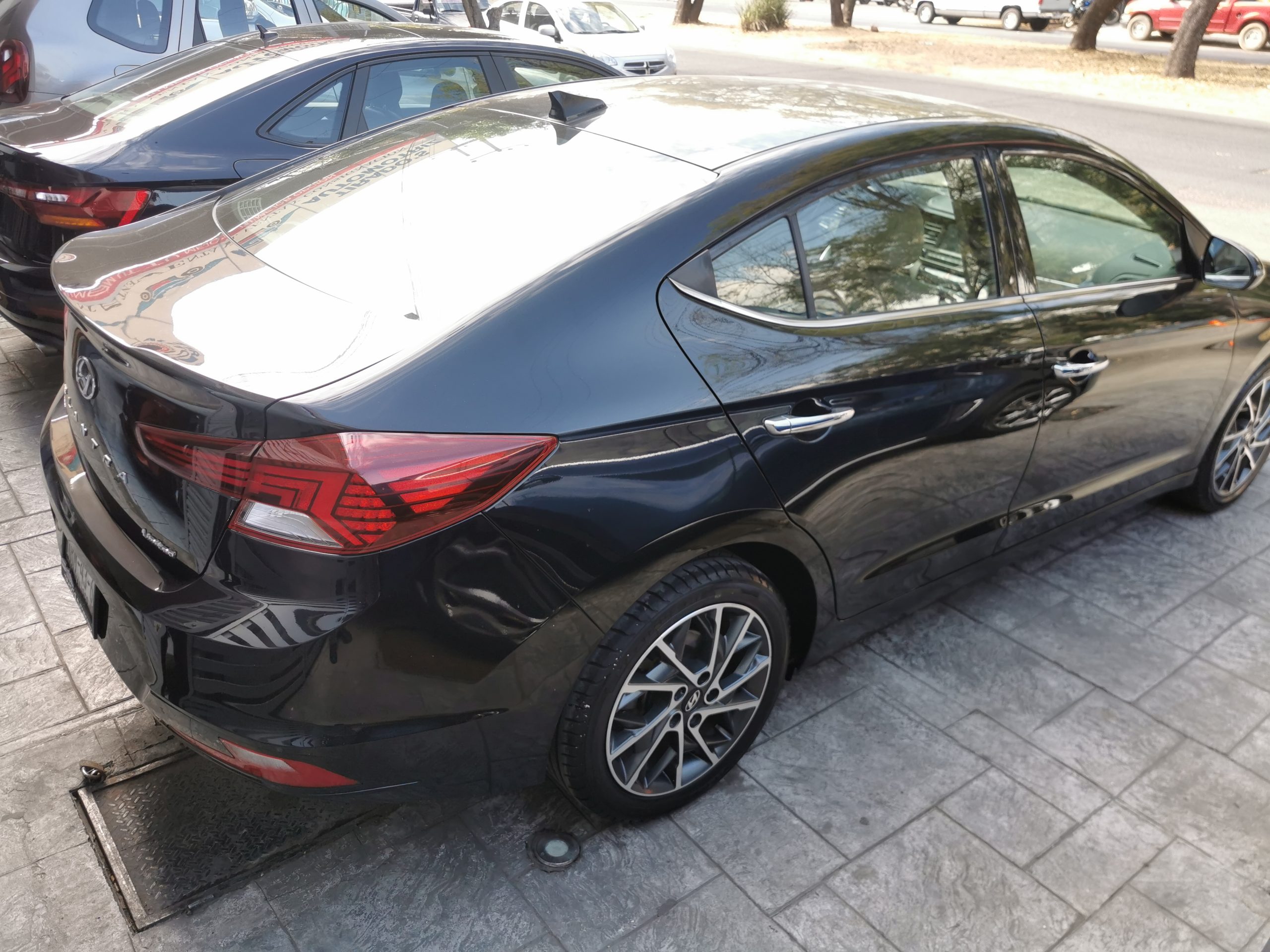 Hyundai Elantra 2019 LIMITED TECH NAVI Automático Negro