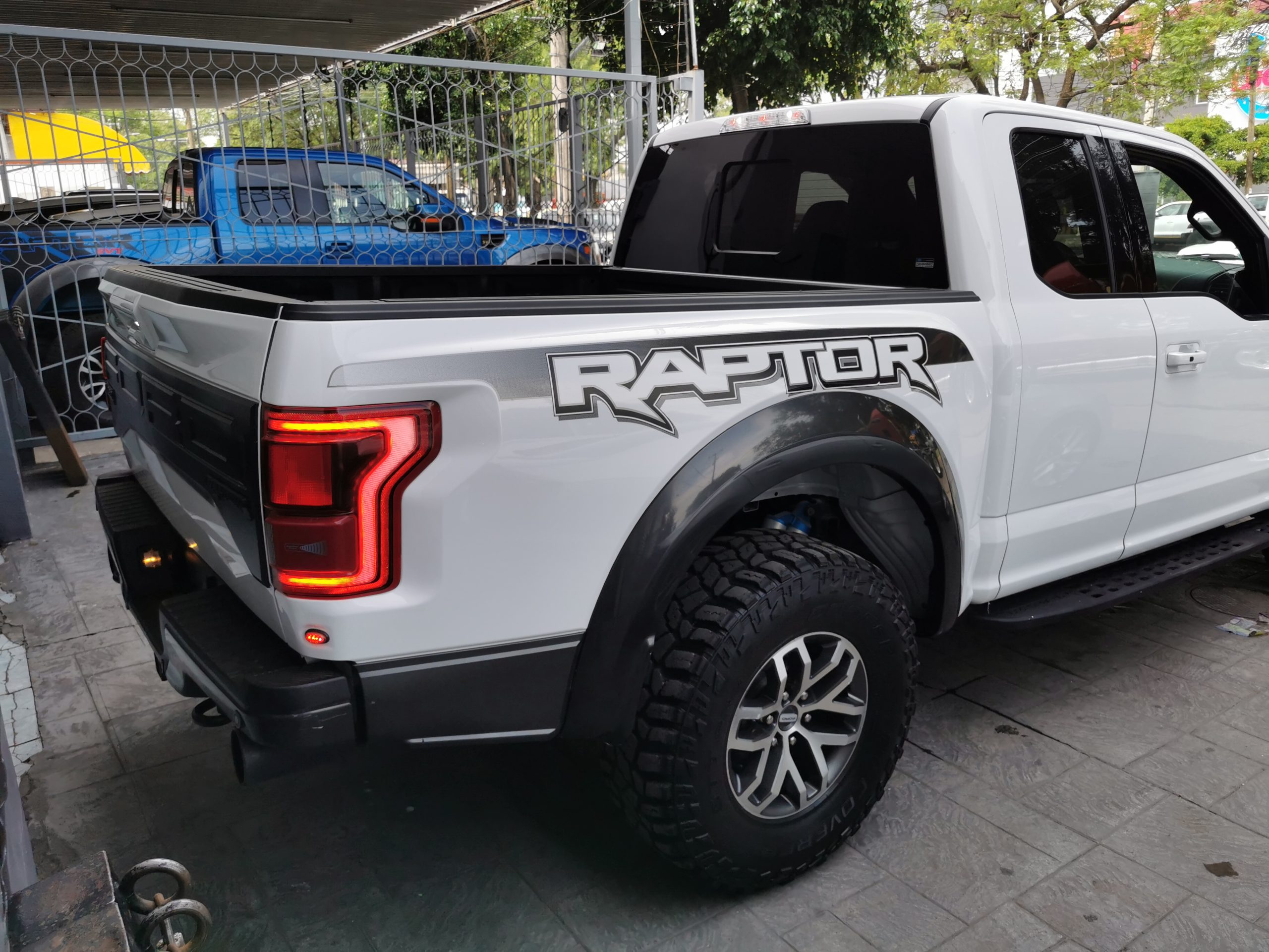 Ford Lobo 2018 RAPTOR CABINA Y MEDIA Automático Blanco