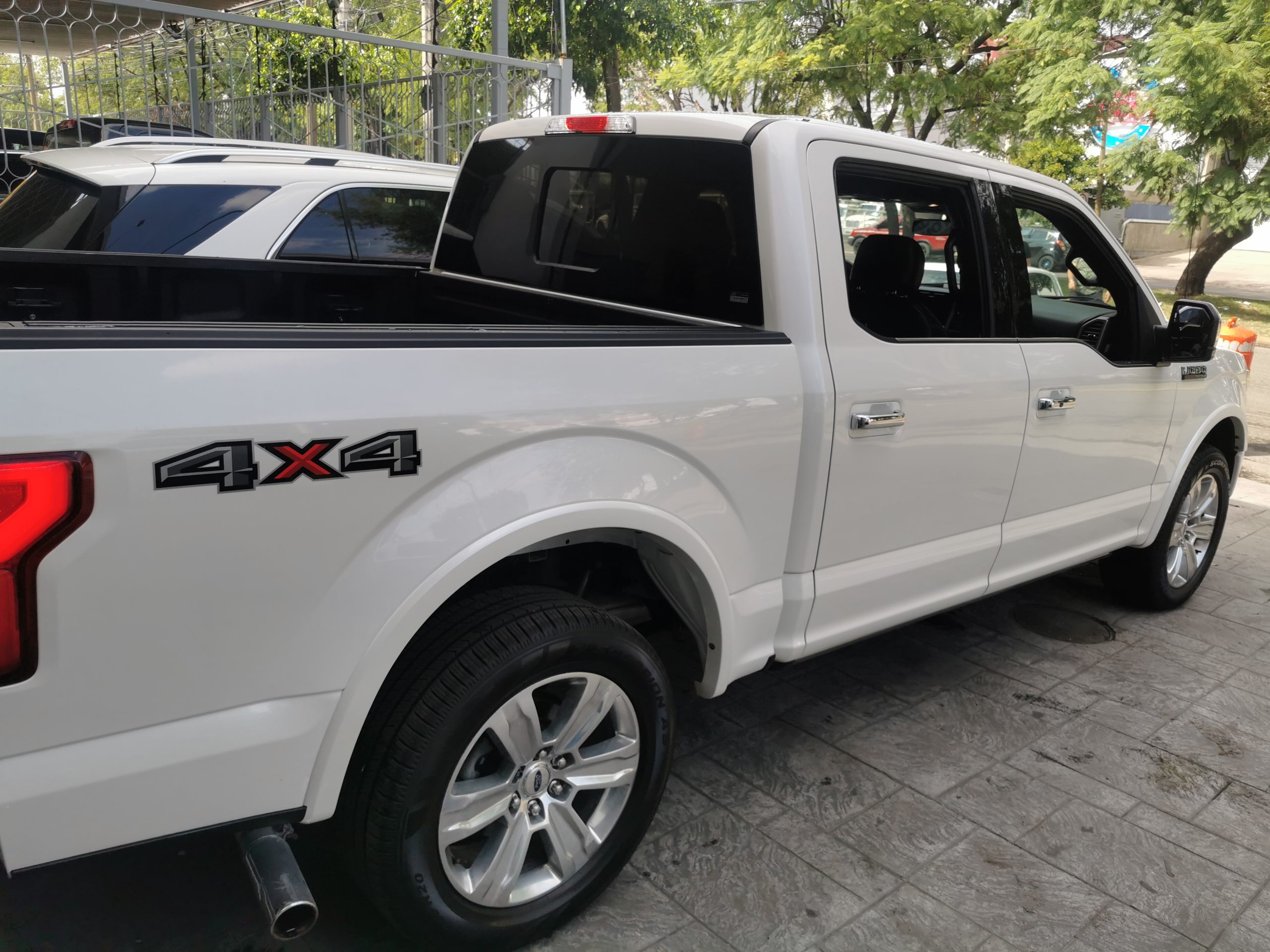 Ford Lobo 2018 PLATINUM Automático Blanco