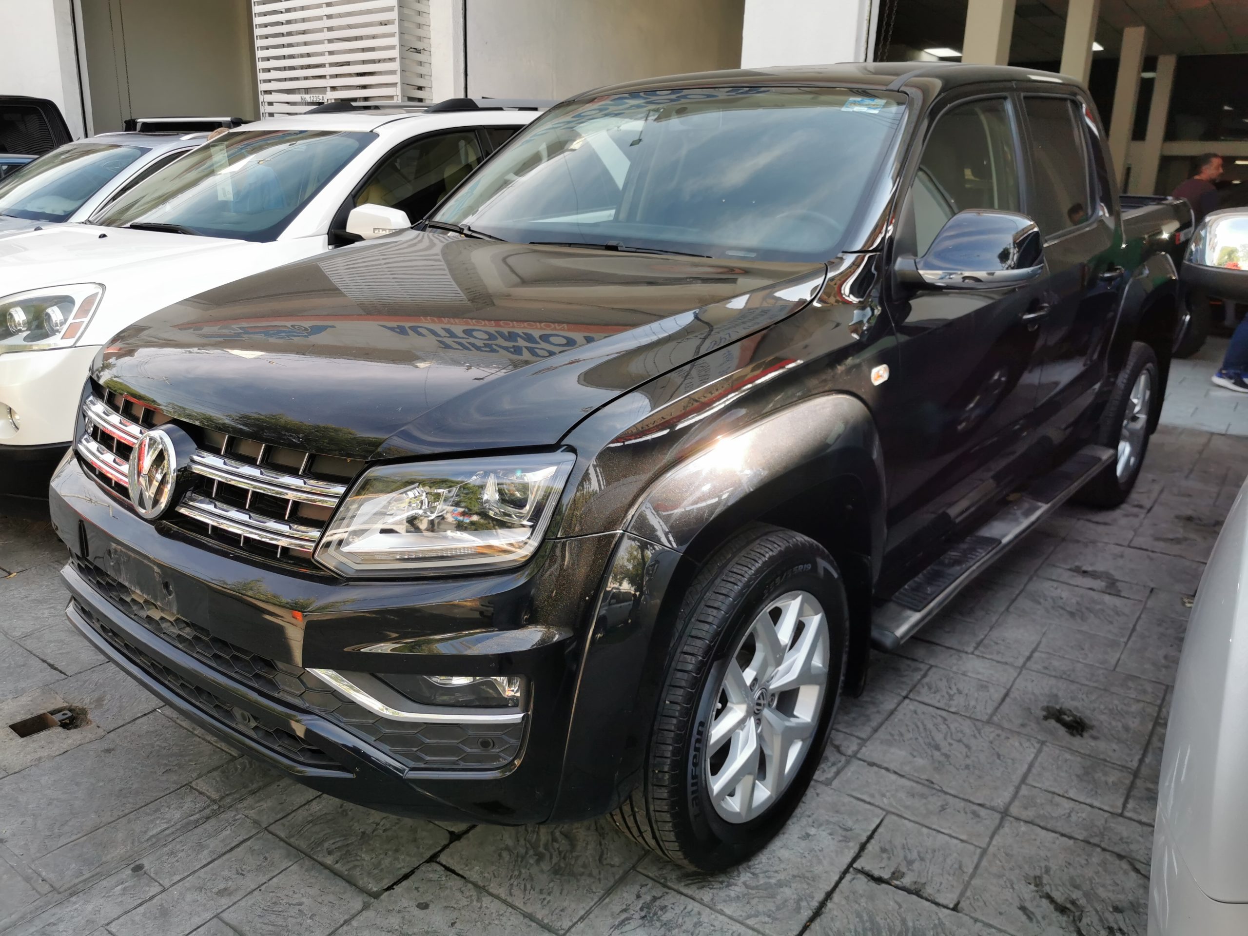 Volkswagen Amarok 2020 HIGHLINE Automático Negro