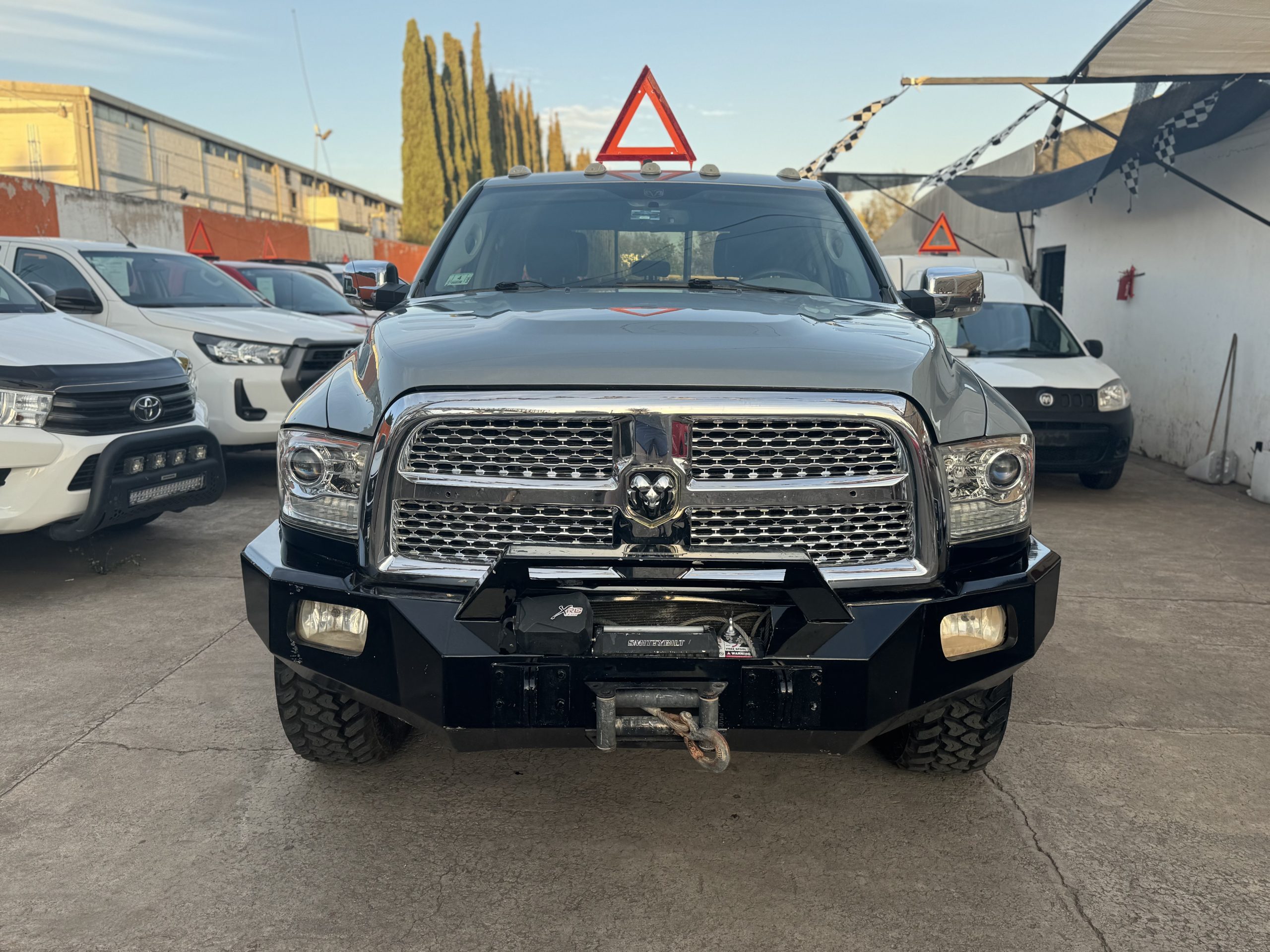 Dodge RAM 2010 Diesel 4x4 motor 6.7 li Automático Gris