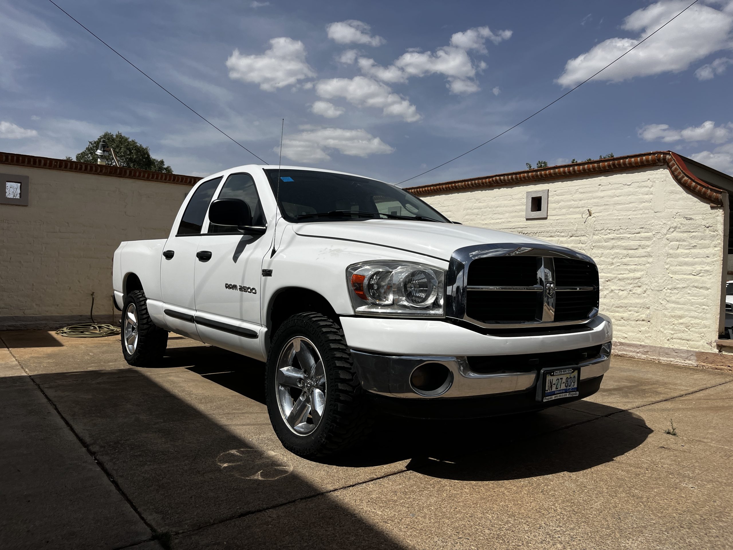 Dodge RAM 2007 Quad Cab 4x4 Automático Blanco