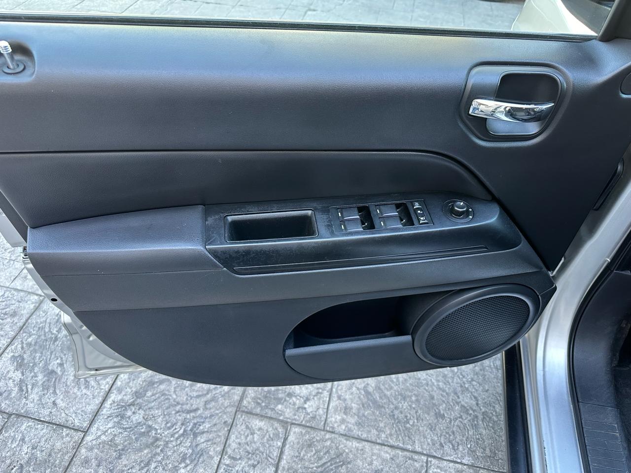 Jeep Compass 2014 LATITUDE Automático Plata