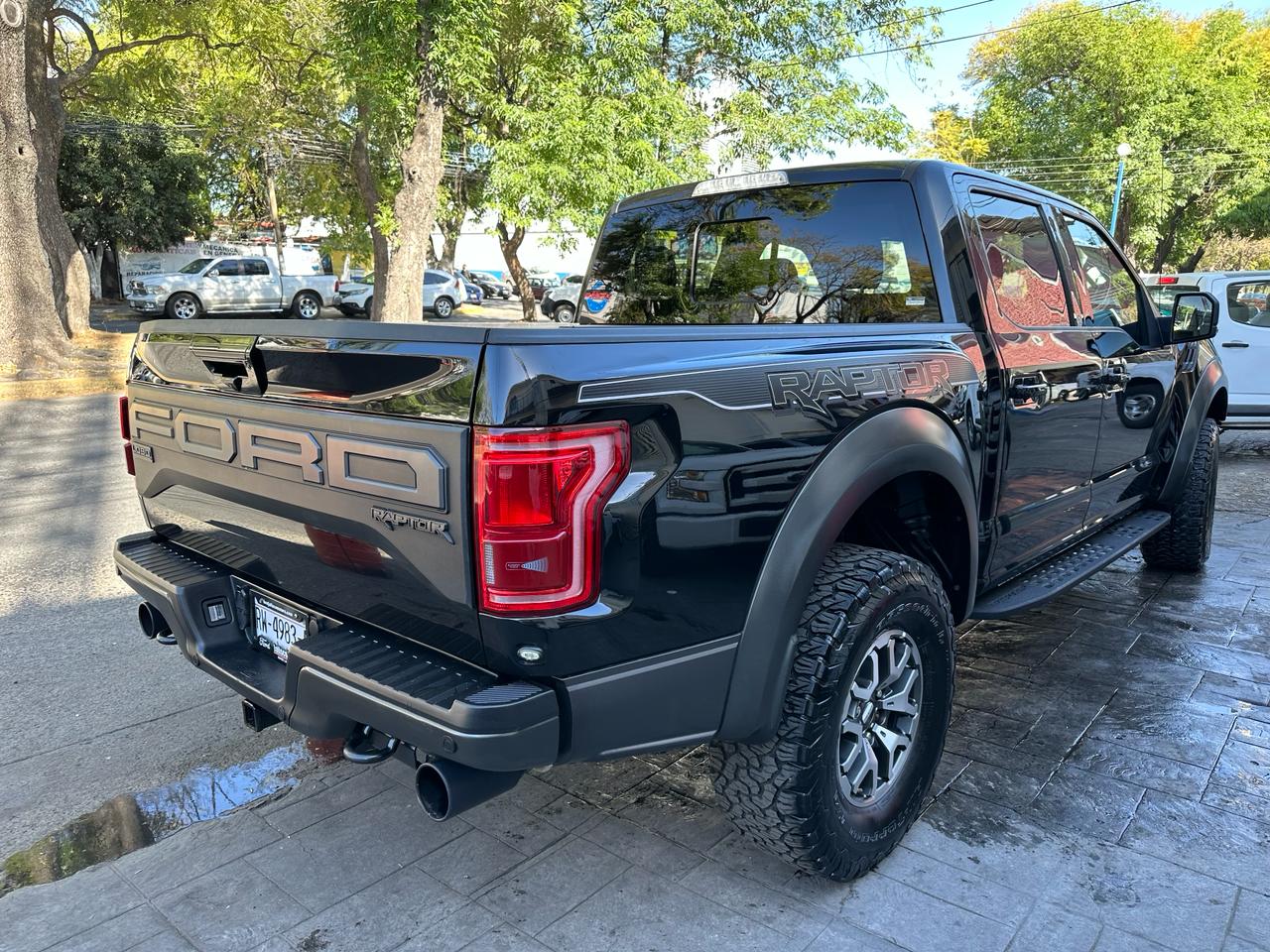 Ford Lobo 2020 RAPTOR DOBLE CABINA Automático Negro